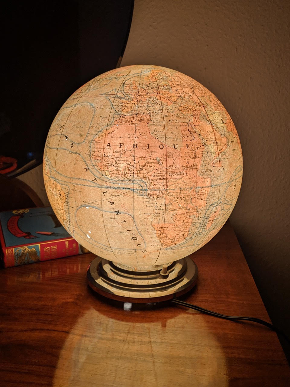 Globe Art Déco avec éclairage