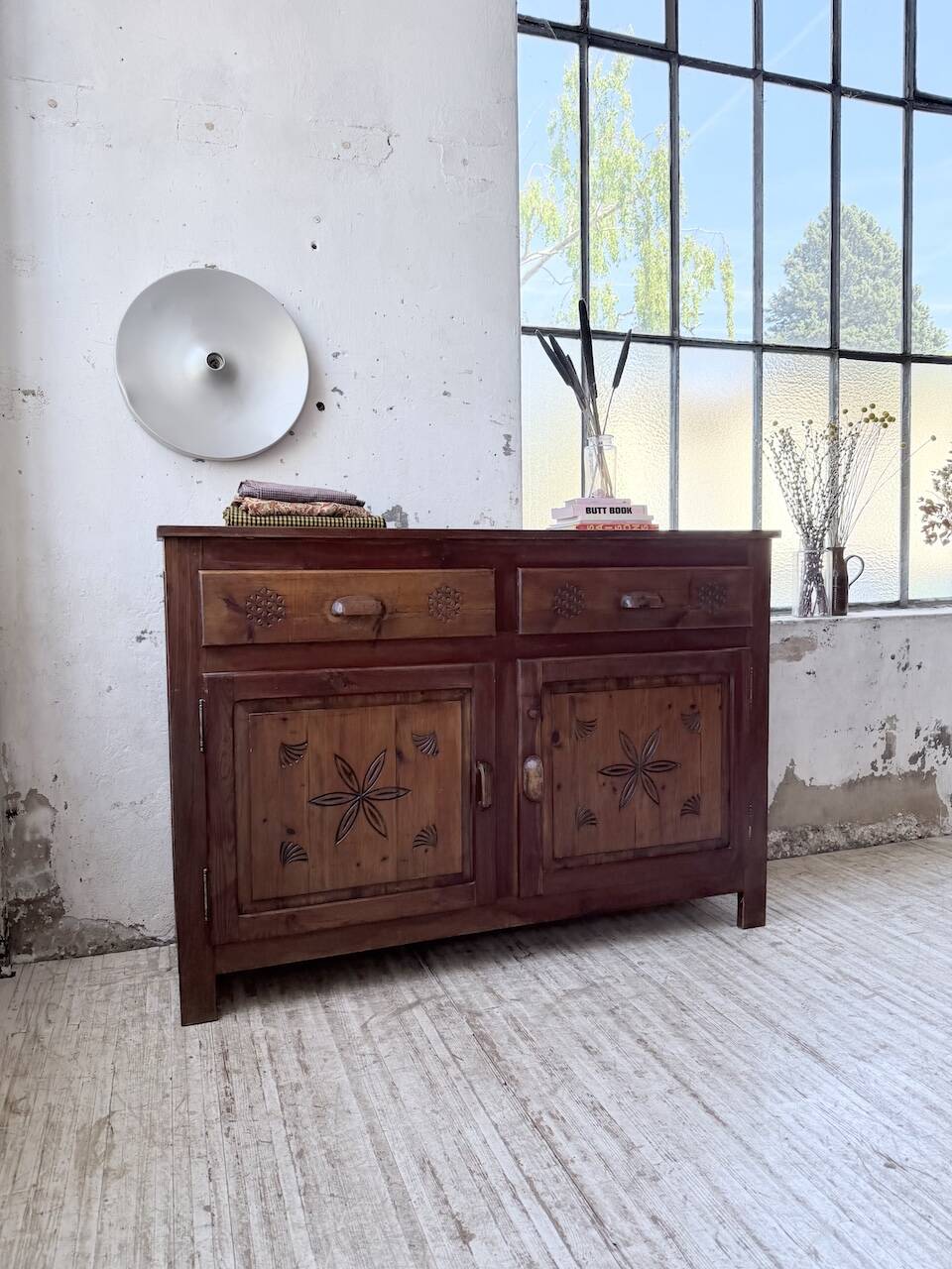 Jam cupboard, popular Savoyard art, 1950s.