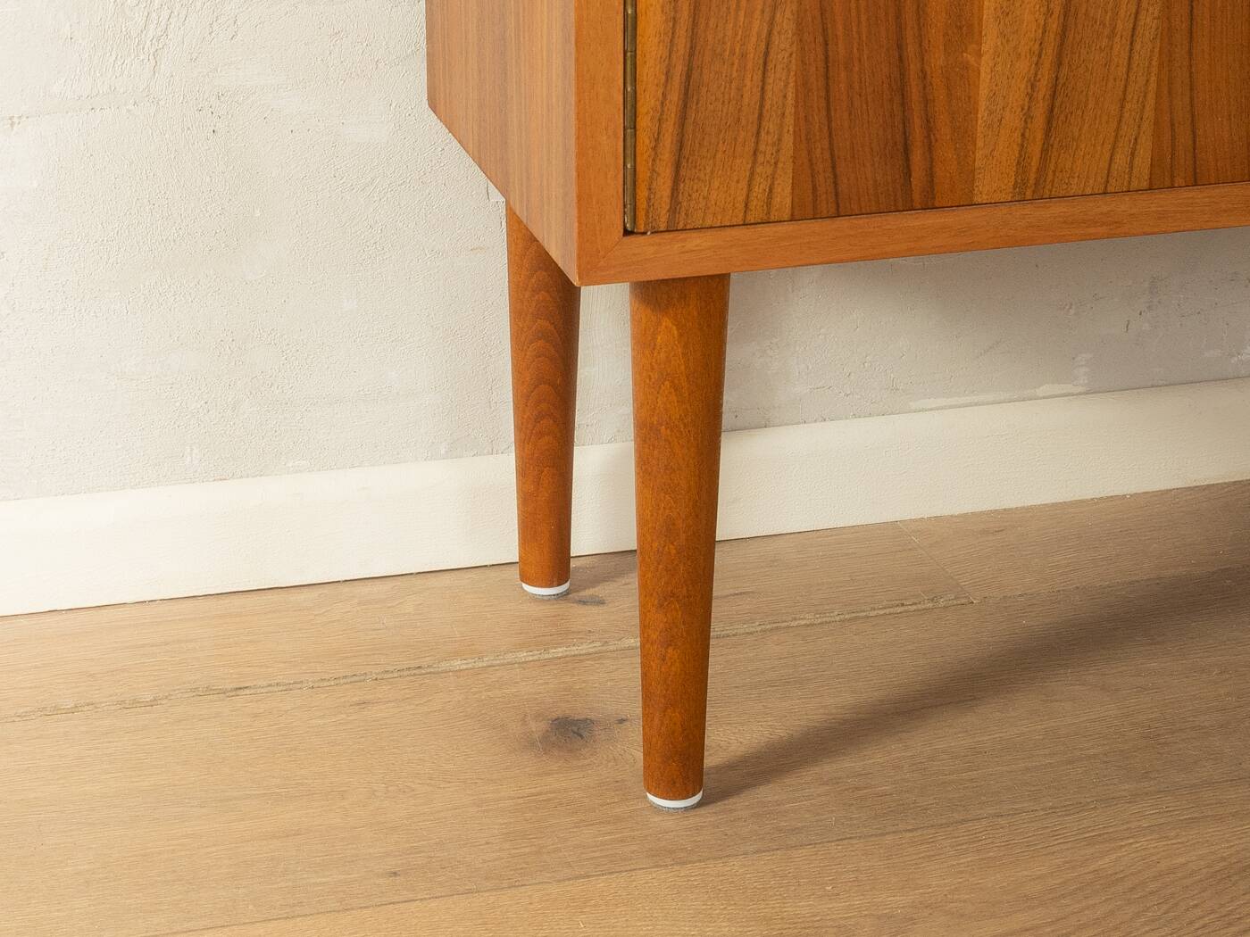 Commode classique des années 1960