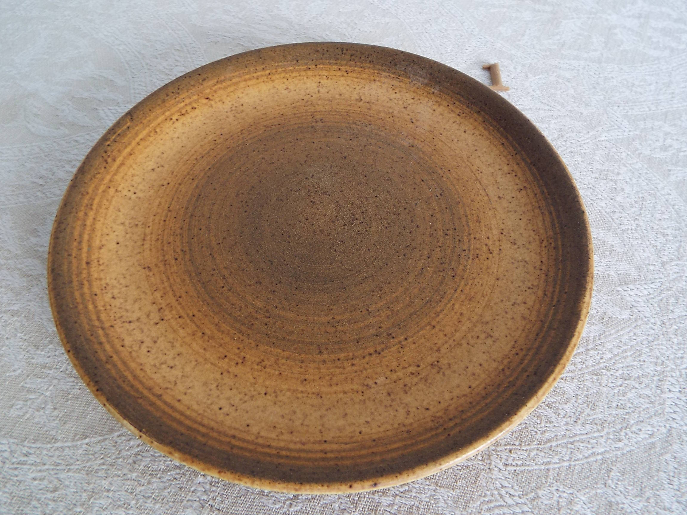 6 Longchamp stoneware dessert plates