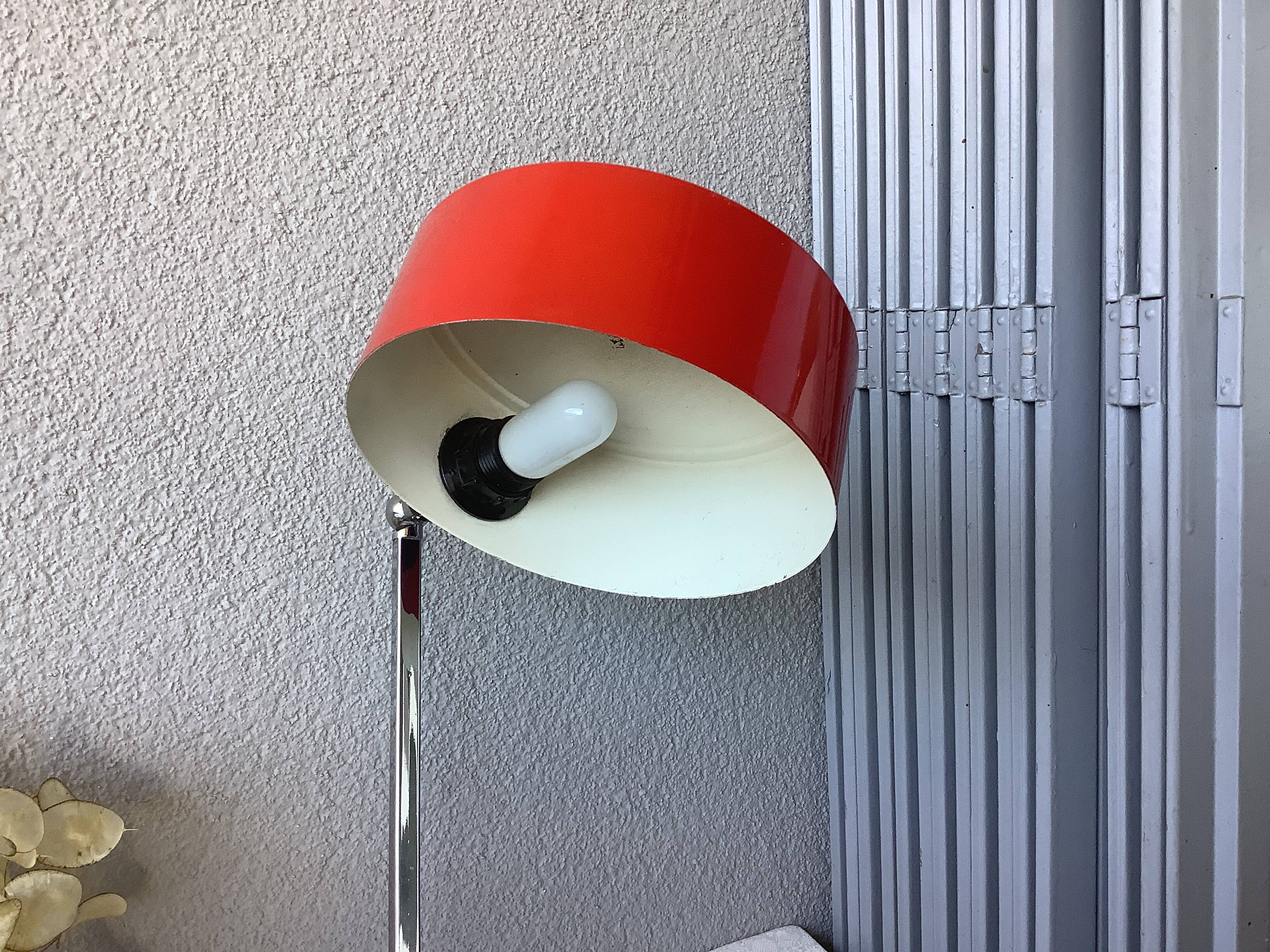 Lampe de bureau métal laqué rouge, Italie 50'