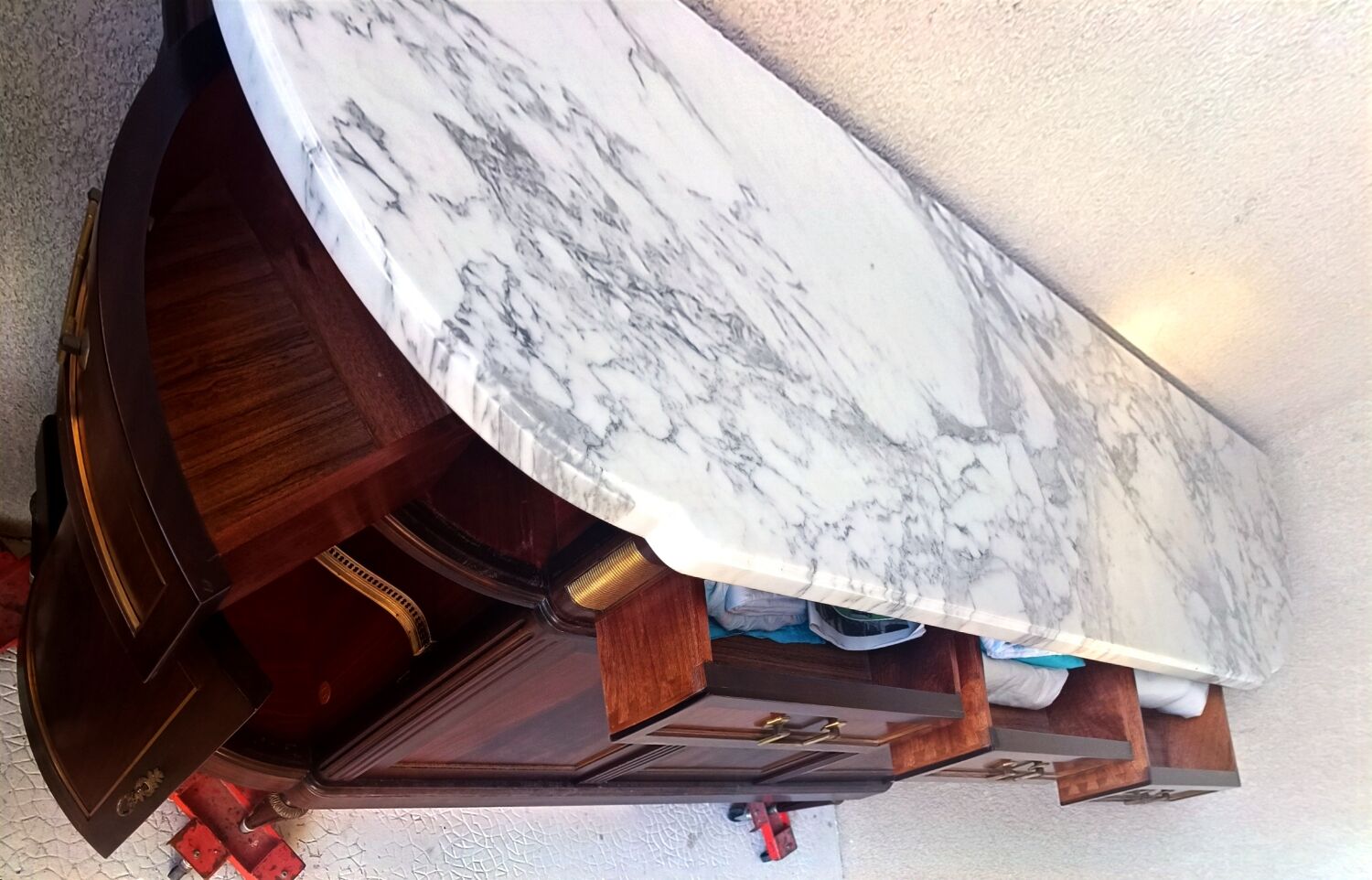 Buffet bar in solid walnut and marble