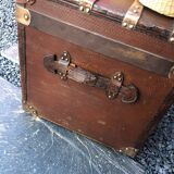 Travel trunk in wood and leather