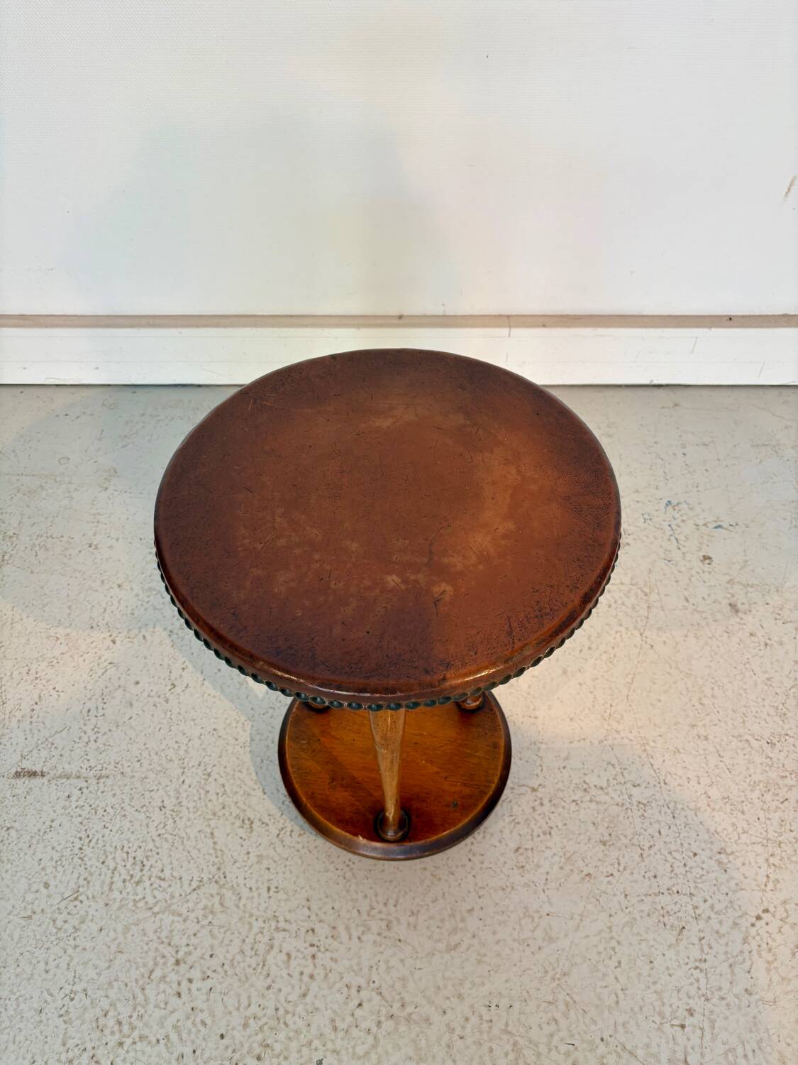 Vintage wooden side table from the 1950s – tripod – style c