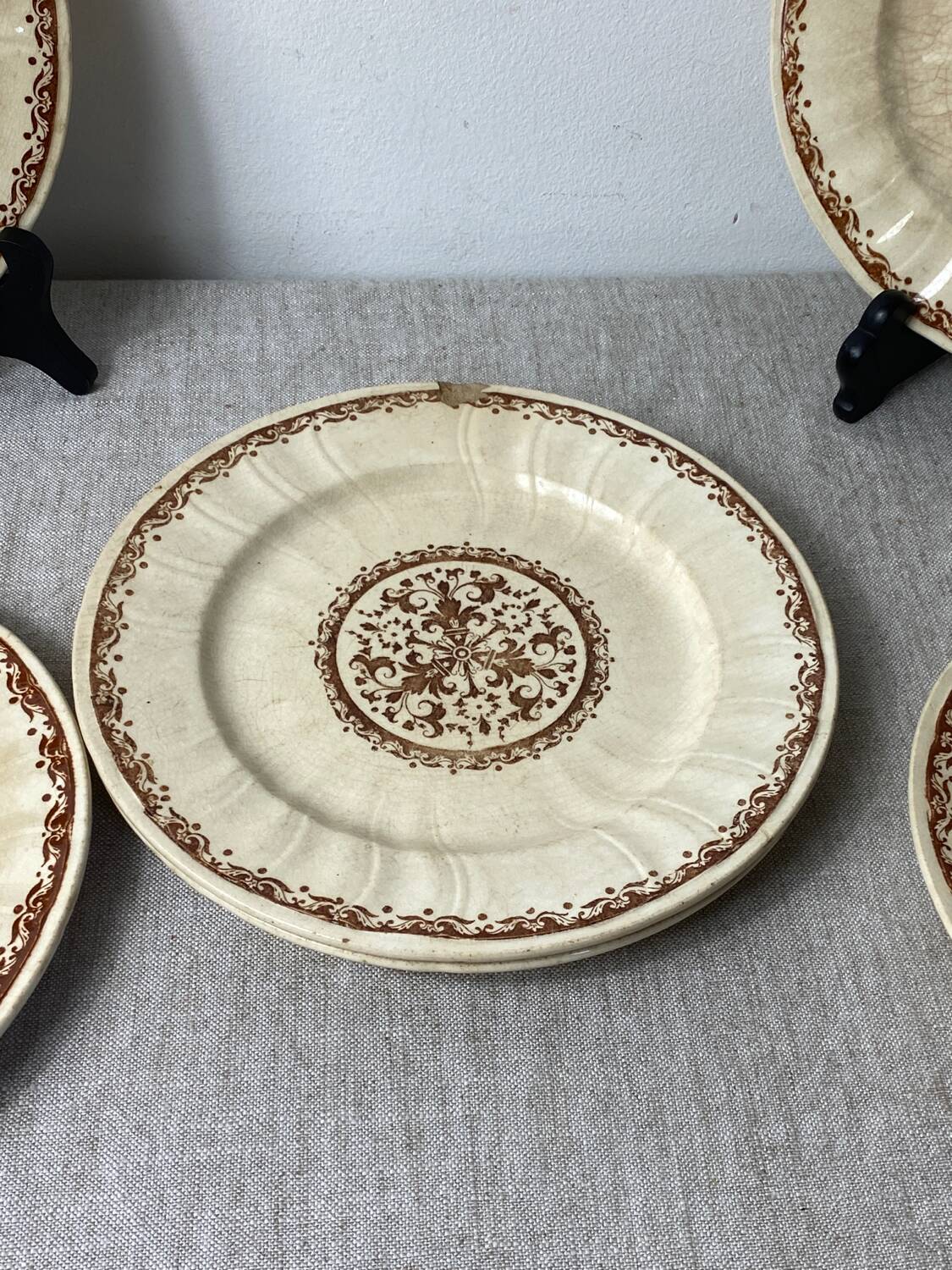 6 Gien ironstone plates