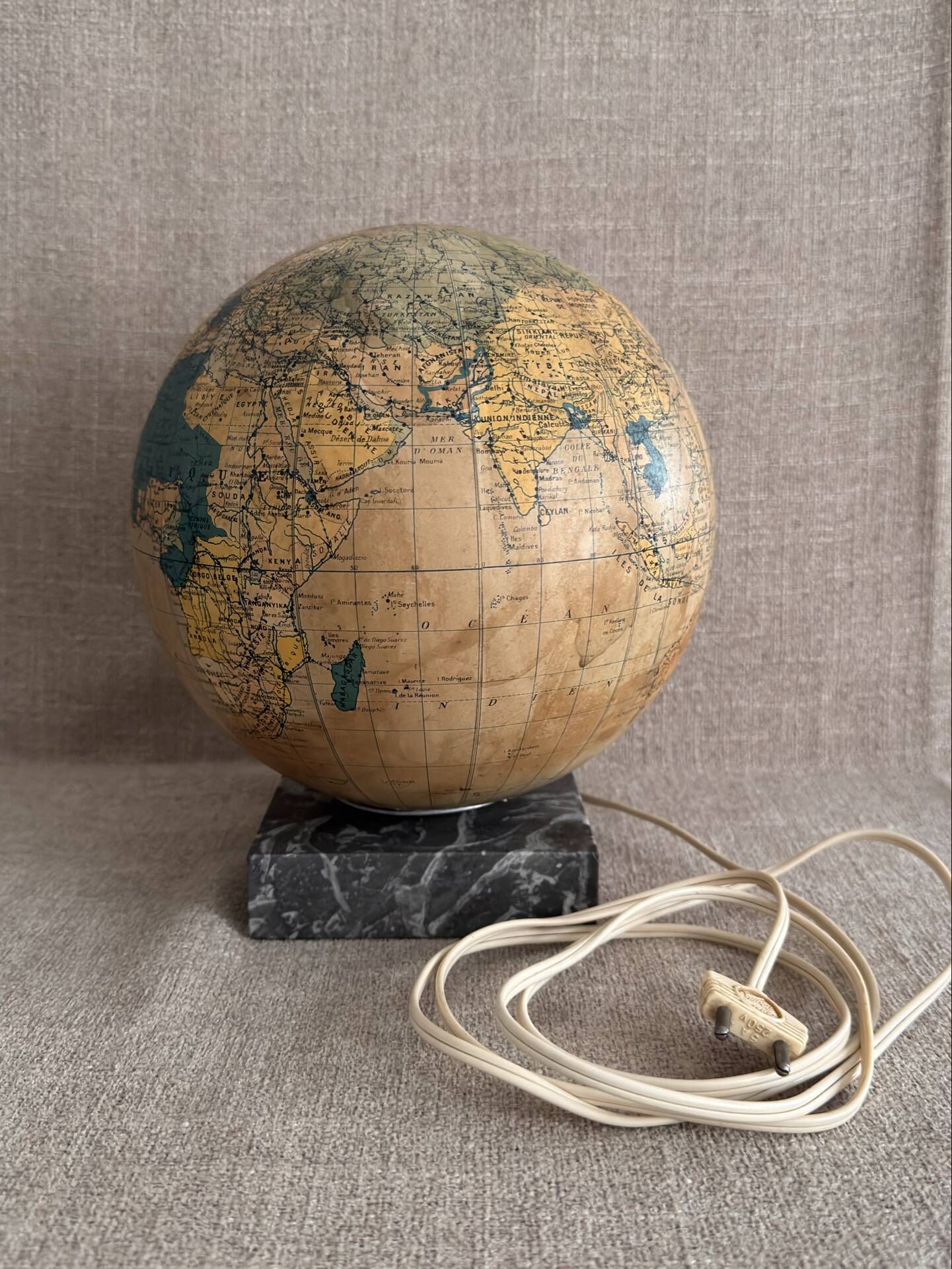 Illuminated world globe Taride 1950s