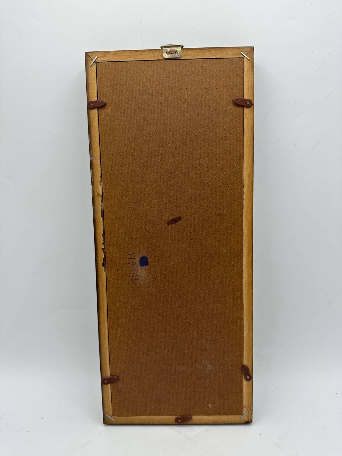 Neutralized butterfly frame