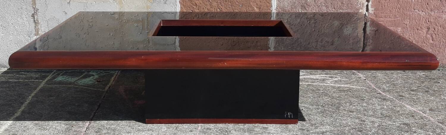 Signed coffee table (Jean Claude Mahey, 70s)