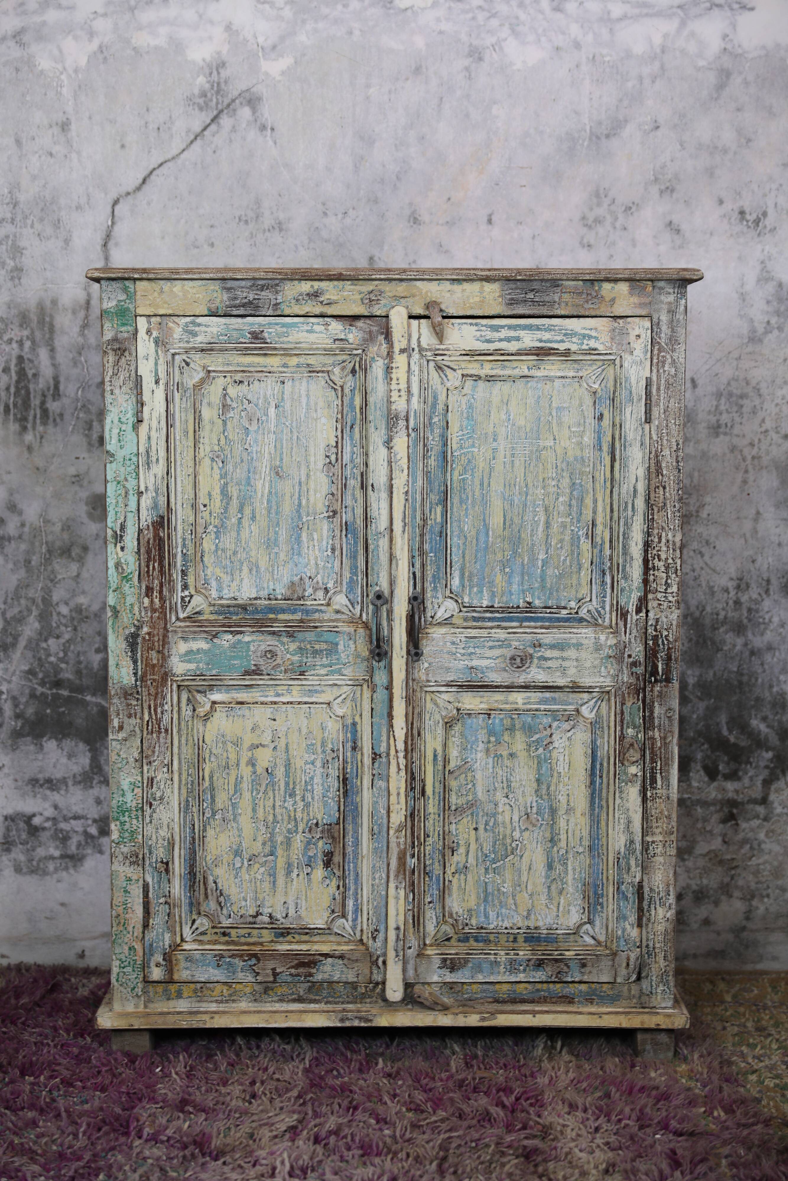 Low cabinet two doors in mango tree, patinated effect