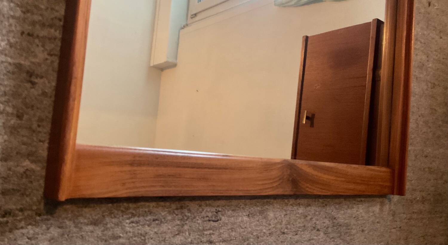 Miroir scandinave en teck années 60-70