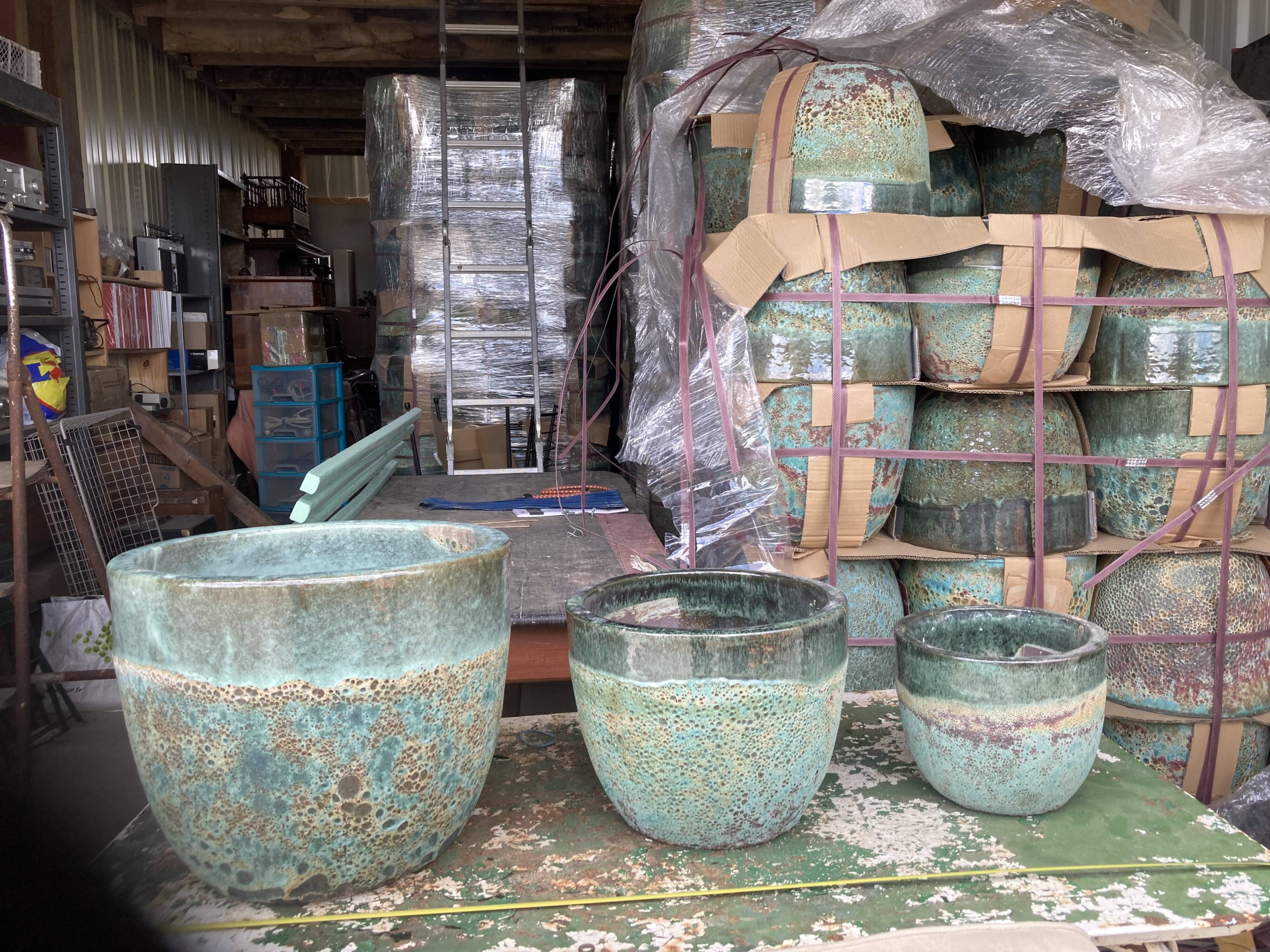 Set of 3 ceramic pots