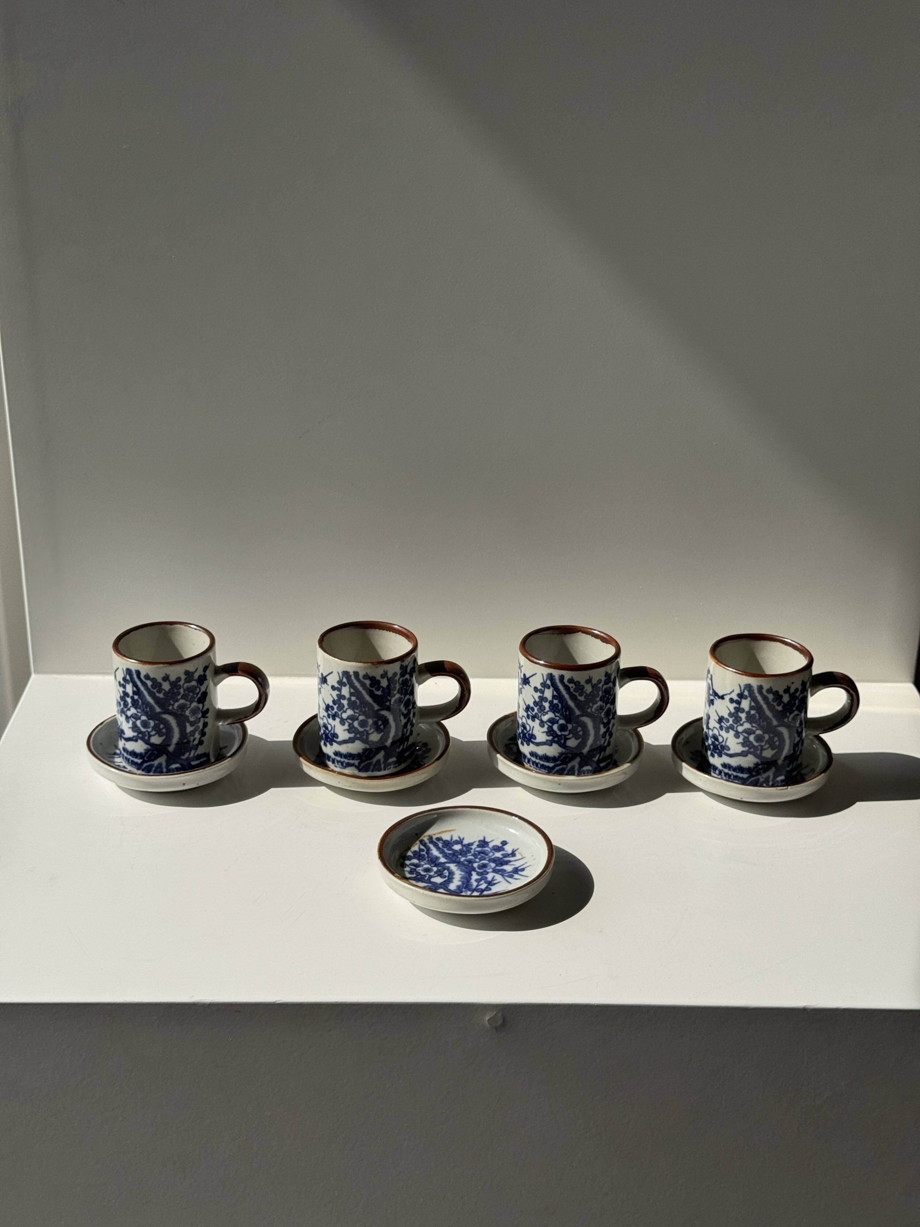 Set of 4 small cups and saucers with Asian blue landscape decor
