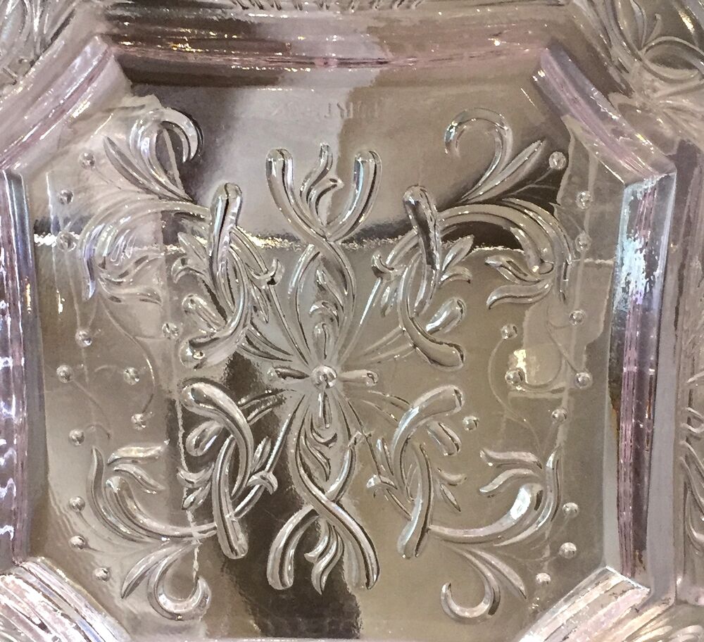 Octagonal plate pink glass portieux decor foliage decor pearl