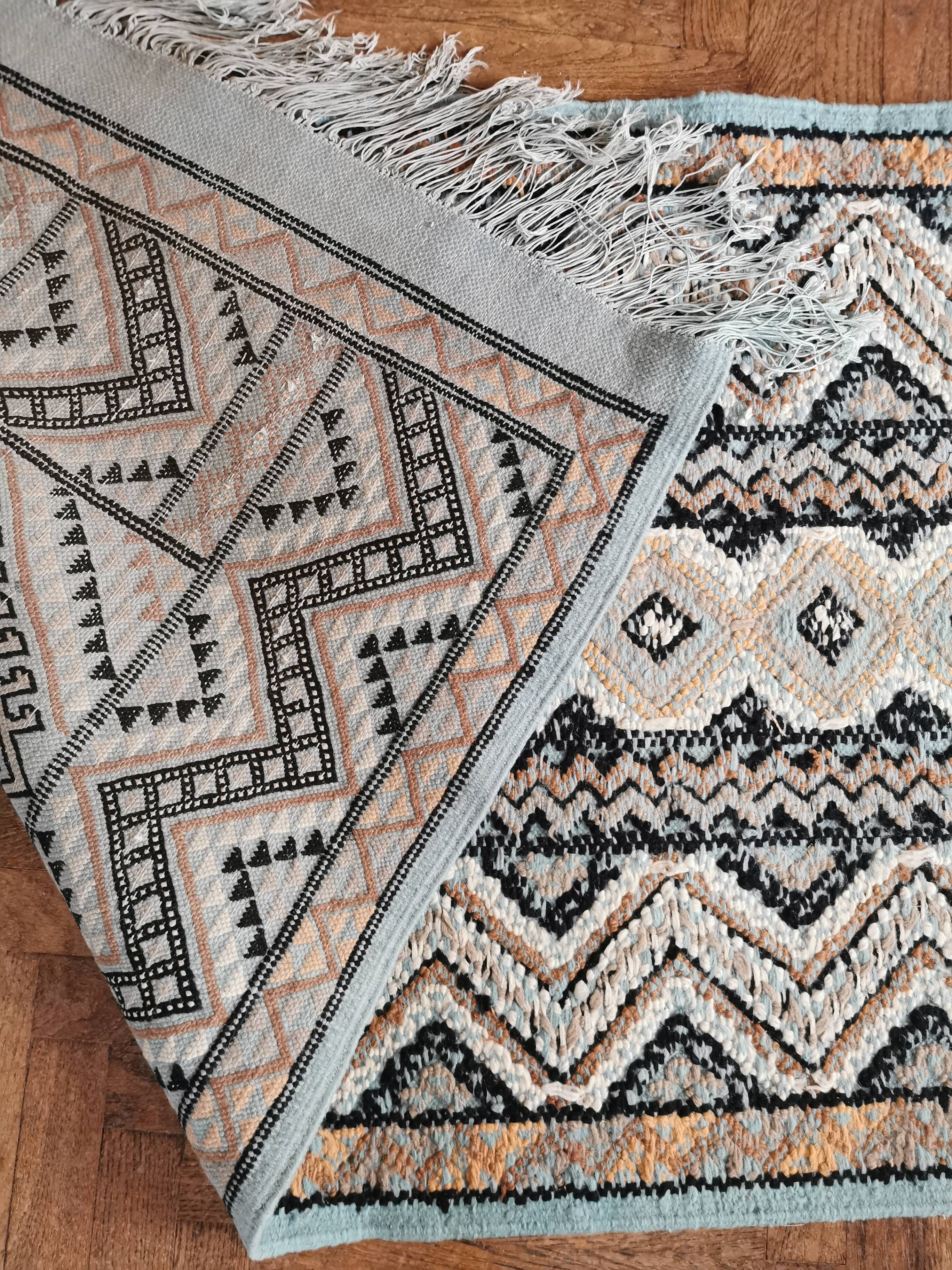 Kilim wool rug 243 x 0,81