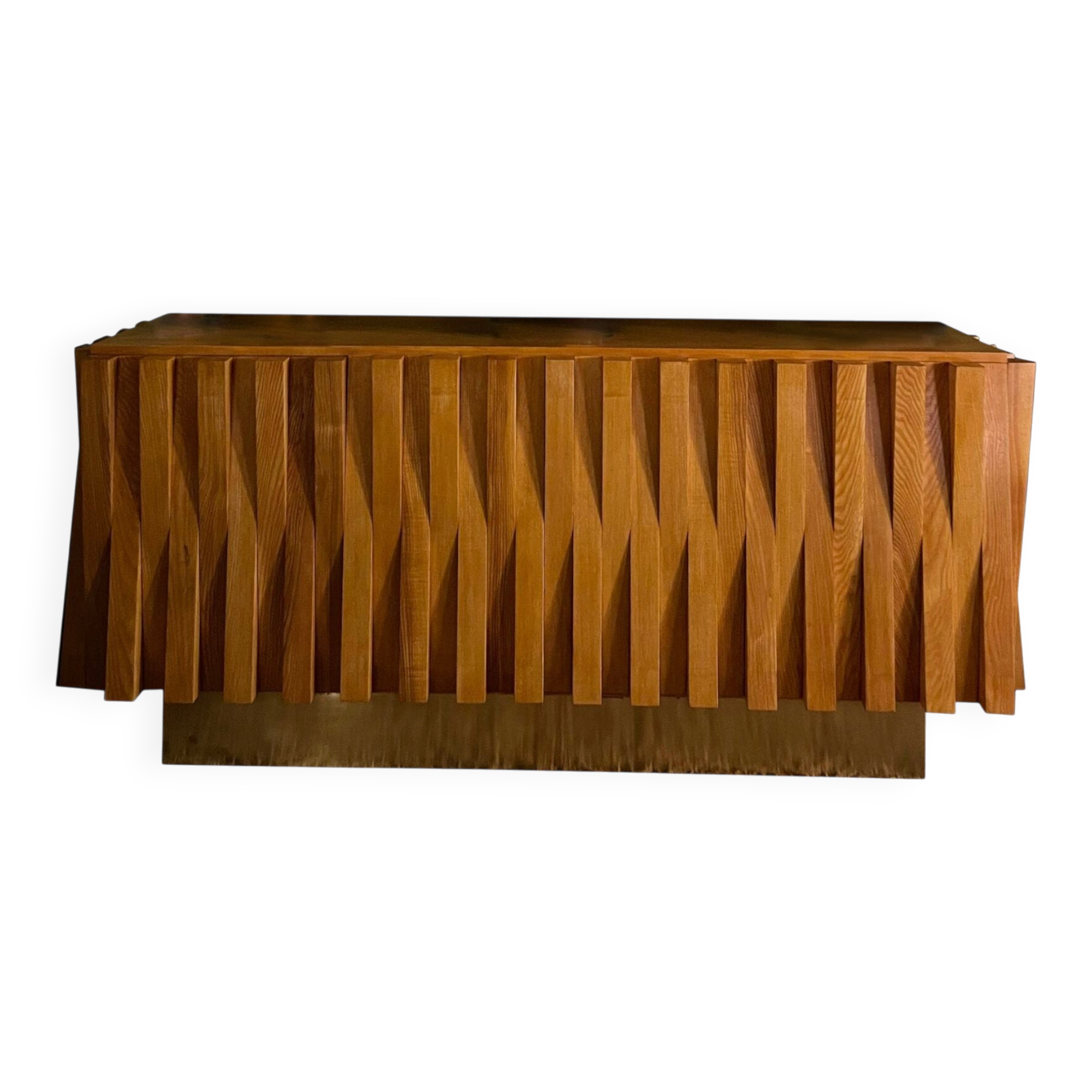 Credenza Brutalista de Gaetan Pullanghiel