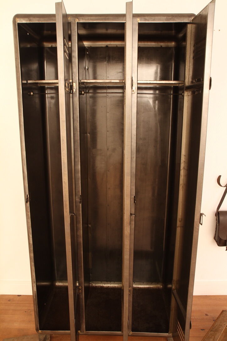 Industrial metal wardrobe 3 doors rounded corners