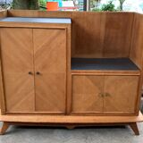 Buffet asymmetrical compass feet