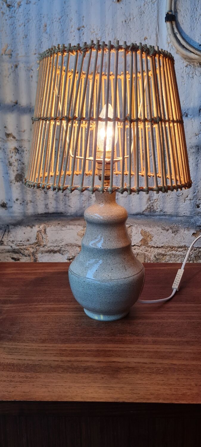 Marsh sandstone lamp