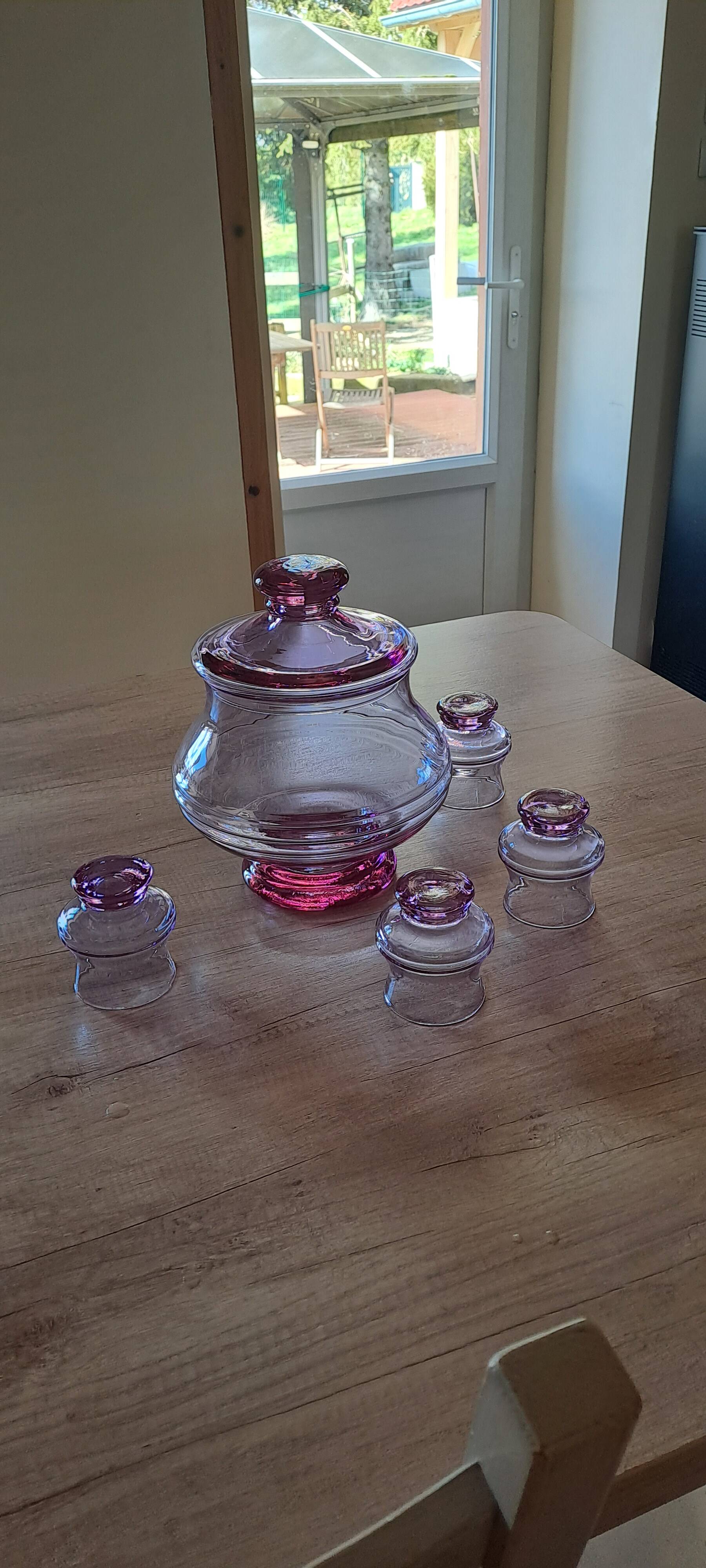 Punch, sangria or eggnog service