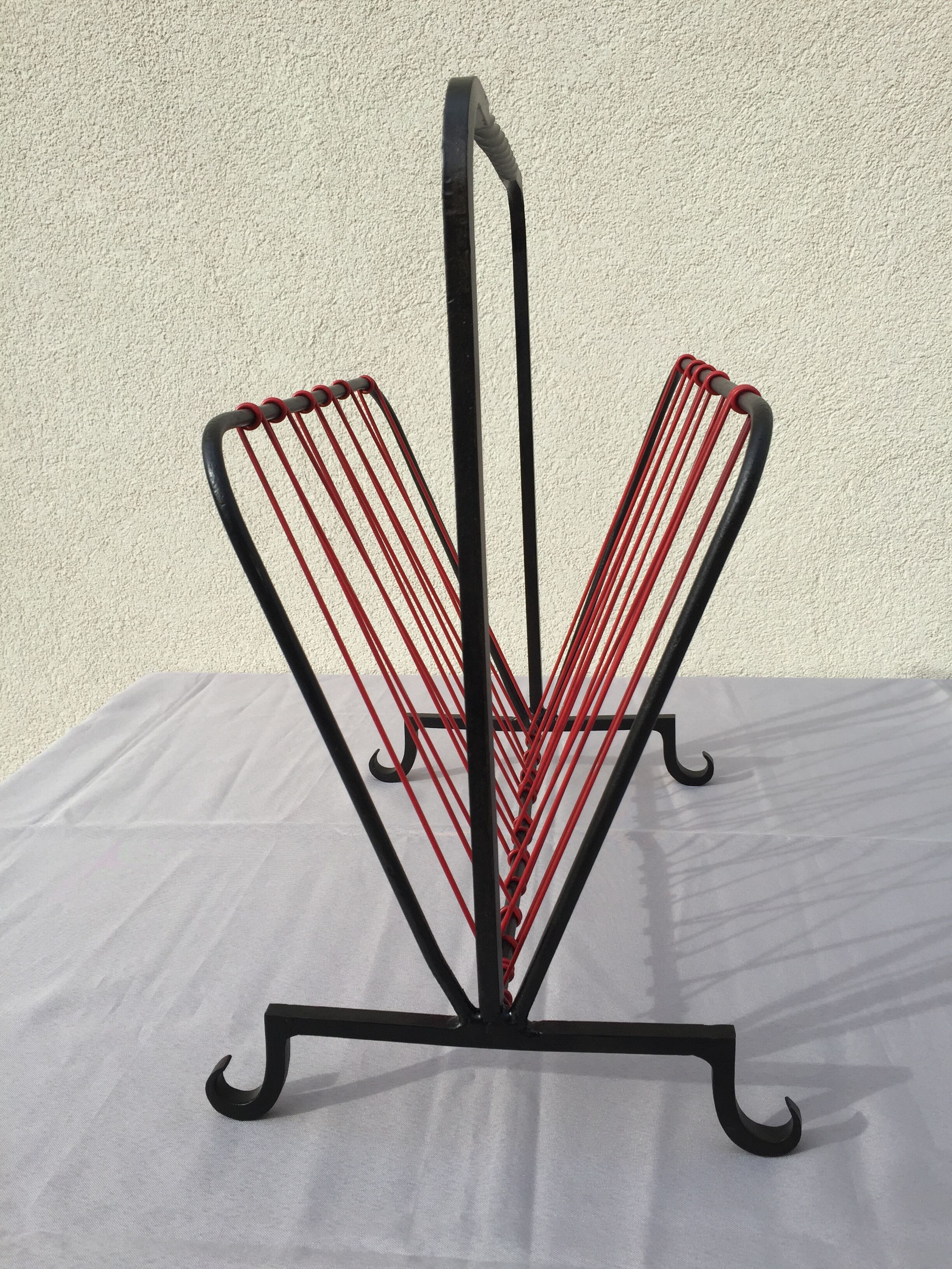 OLD MAGAZINE HOLDER VINTAGE BOOKS 50/70' WROUGHT IRON SCOUBIDOU