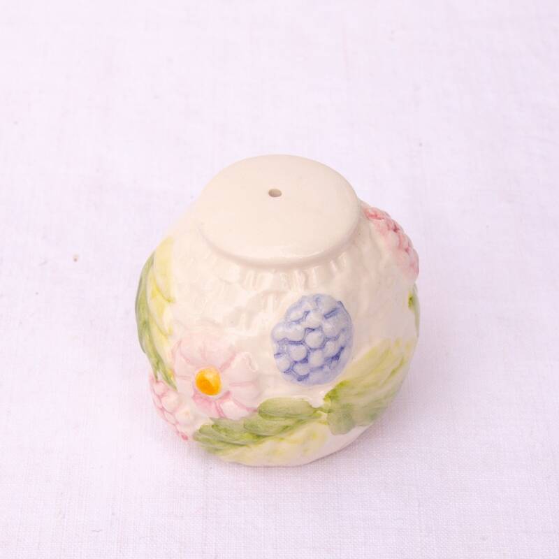 Salt and pepper shaker, fruit slushy