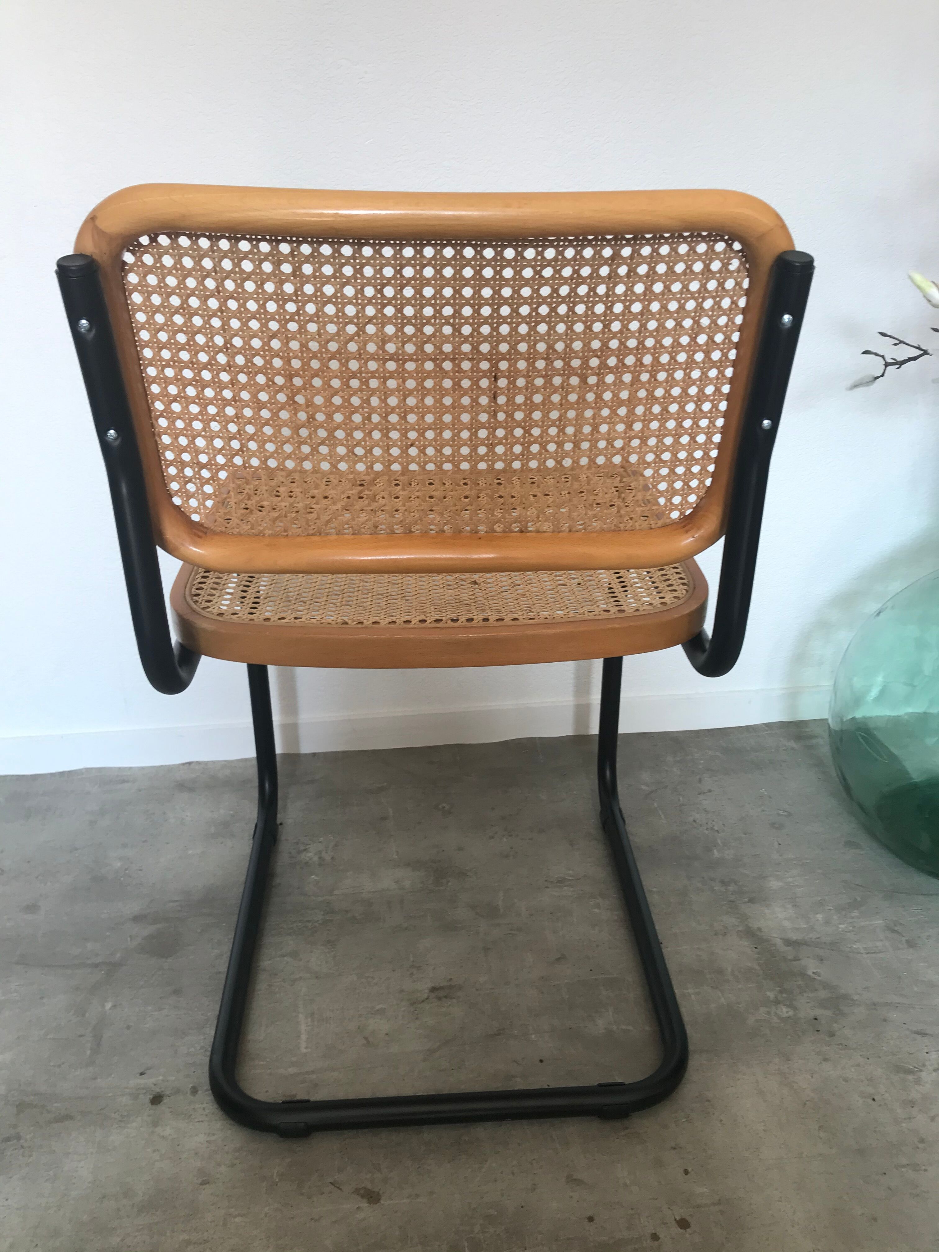 Chaise Breuer B32 noire hêtre