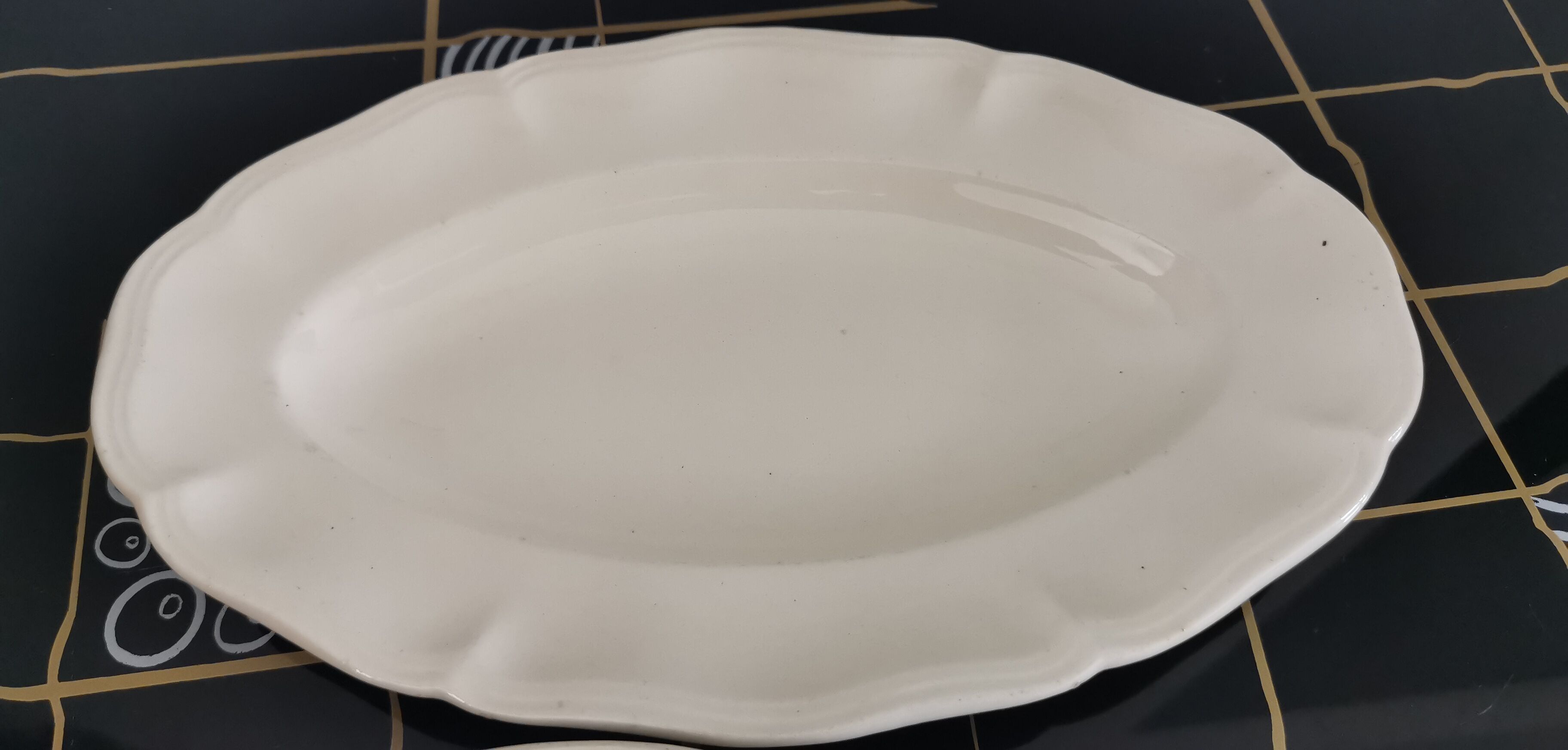 2 oval raviers Sarreguemines solid ivory color