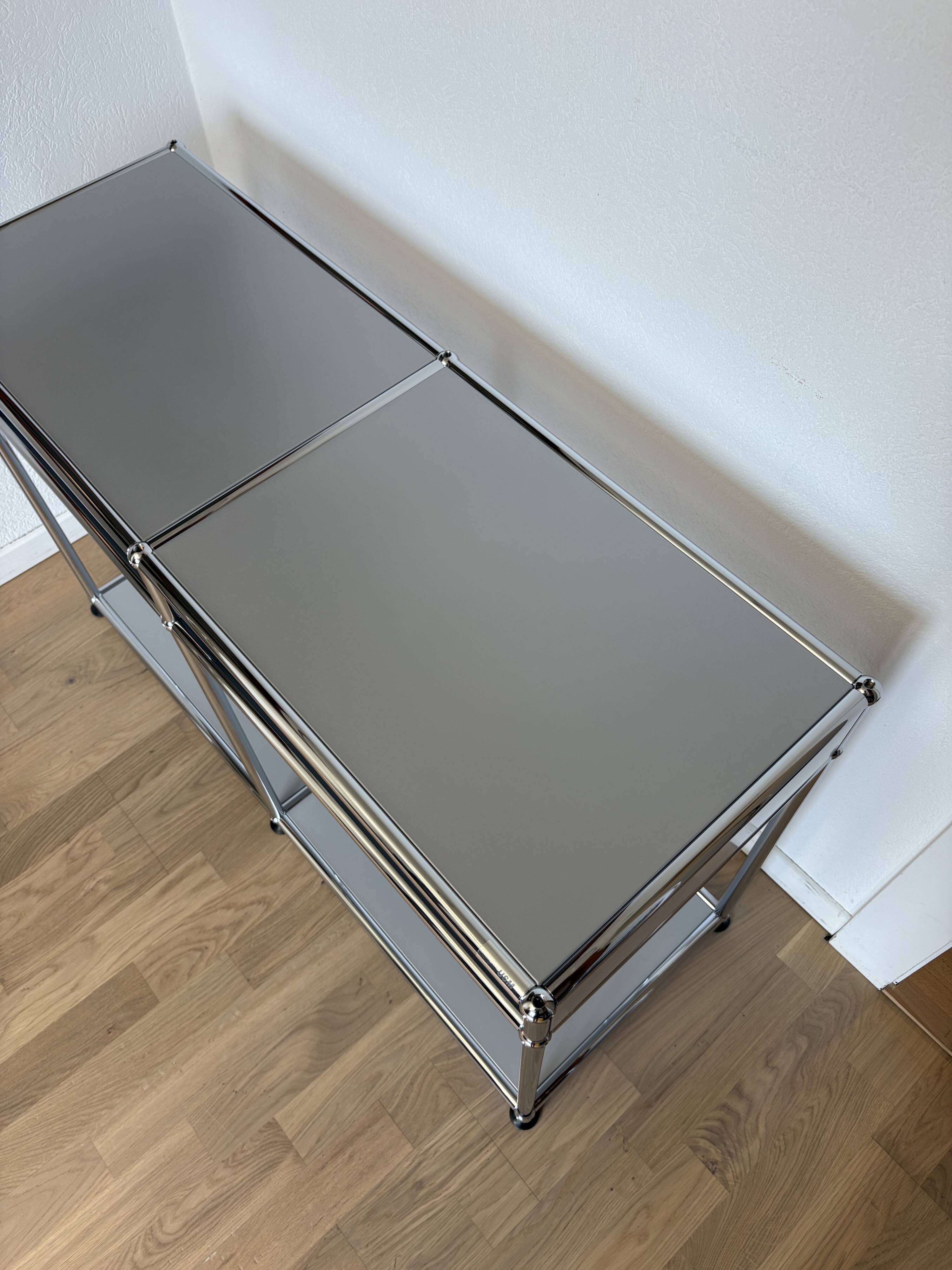 Meuble d’appoint USM Haller en Argent Mat