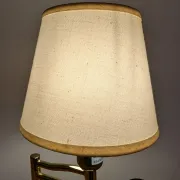 Vintage table lamp in woven rattan, honey colour & beige lampshade –