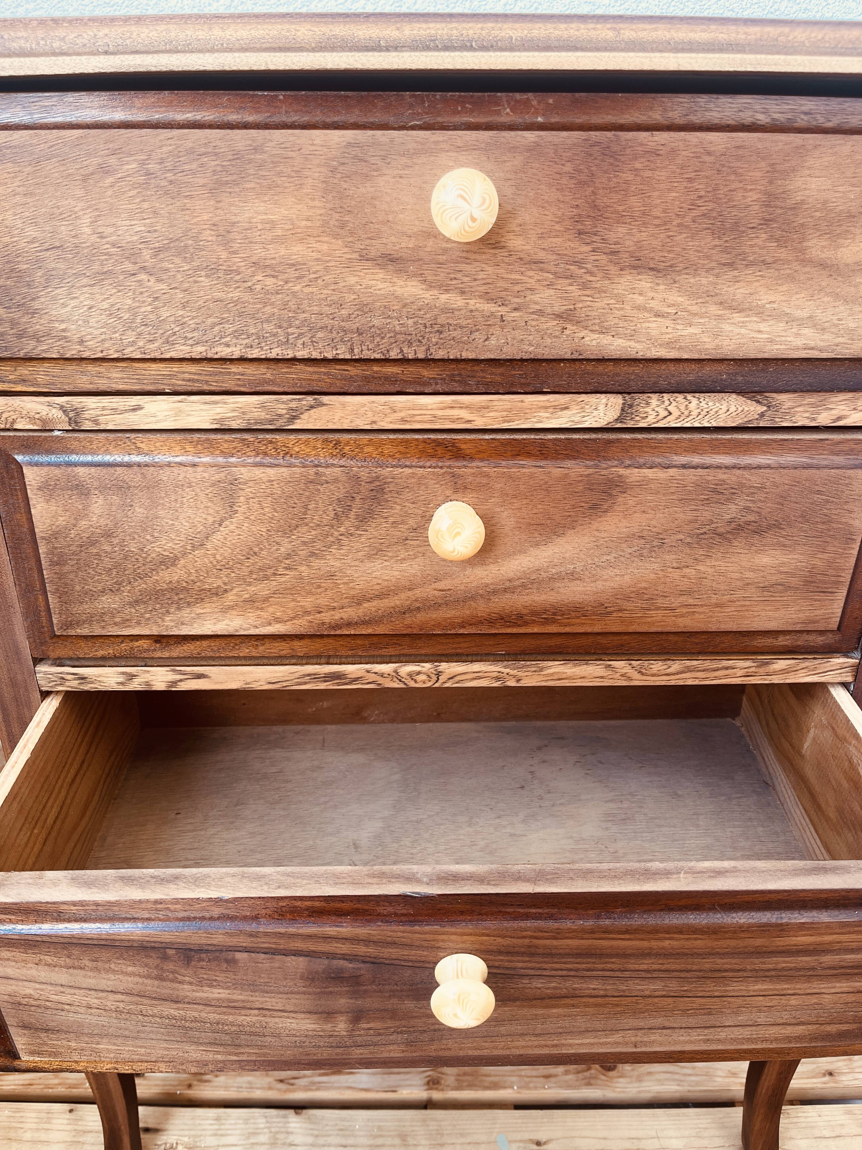 Vintage chest of drawers