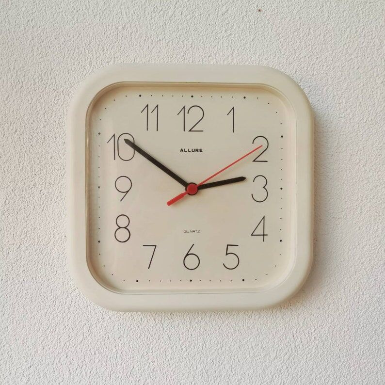 Vintage plastic wall clock Allure, 1980