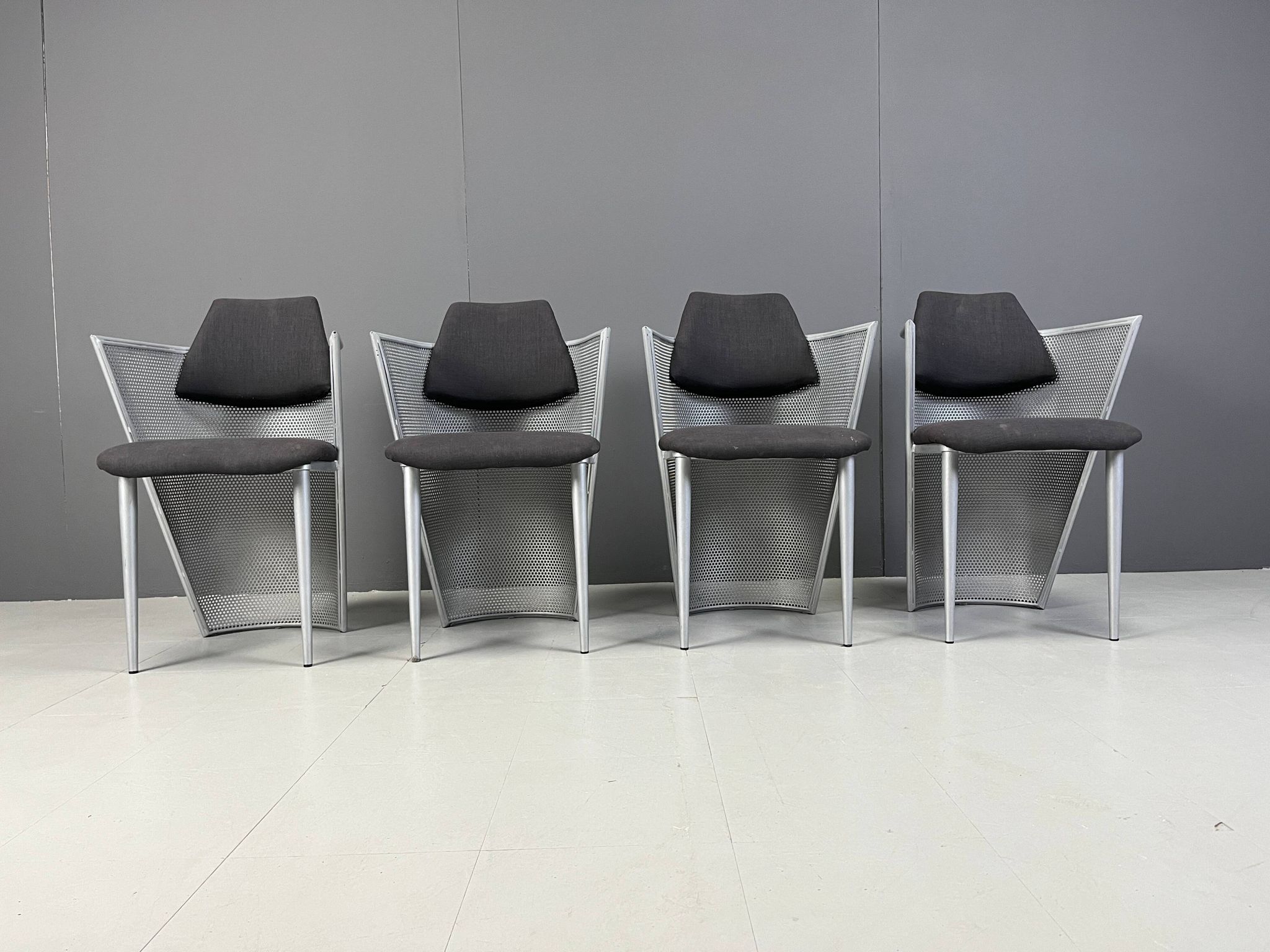 Chaises de salle à manger en métal postmodernes, années 1980