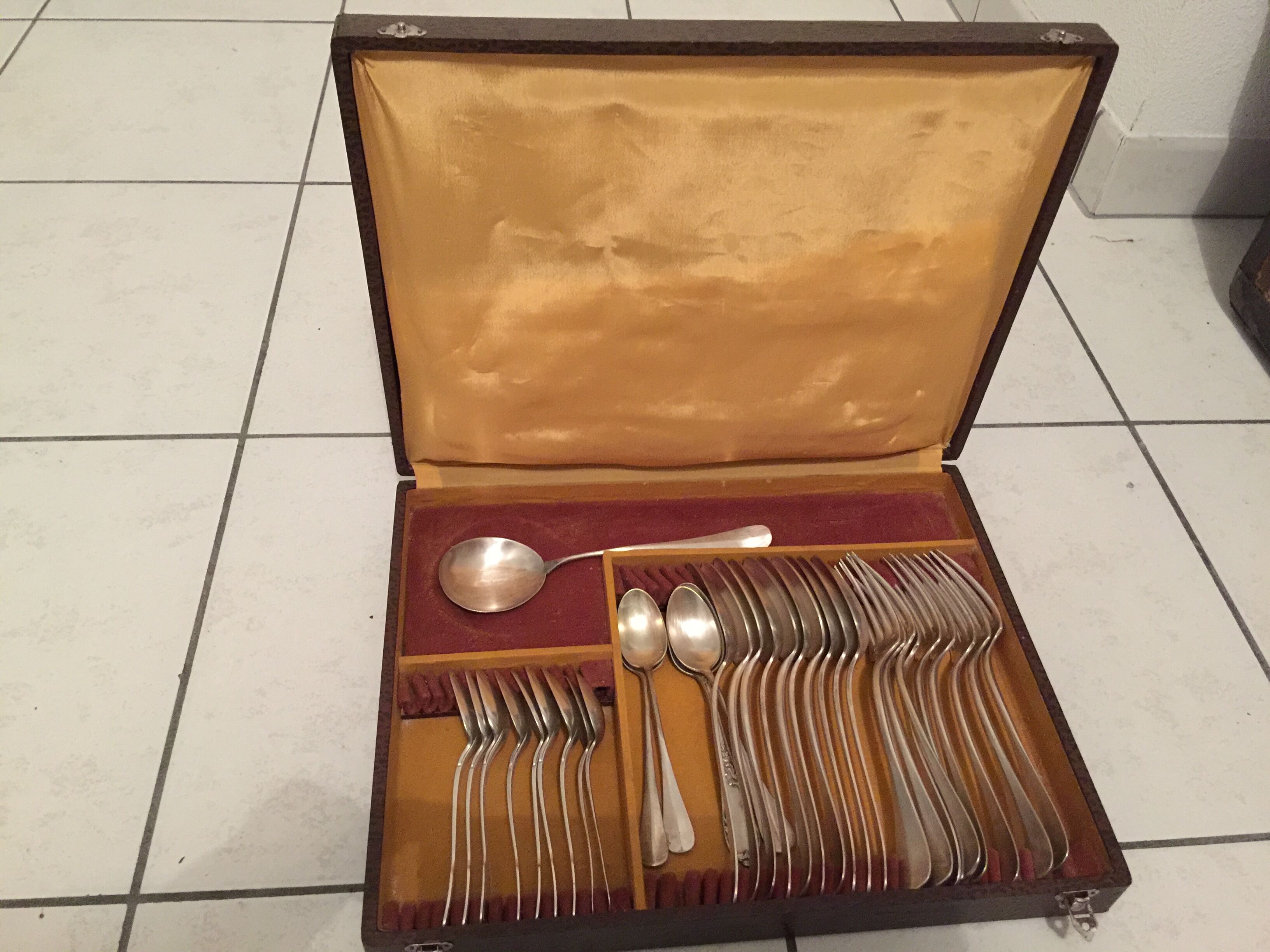Silver metal cutlery