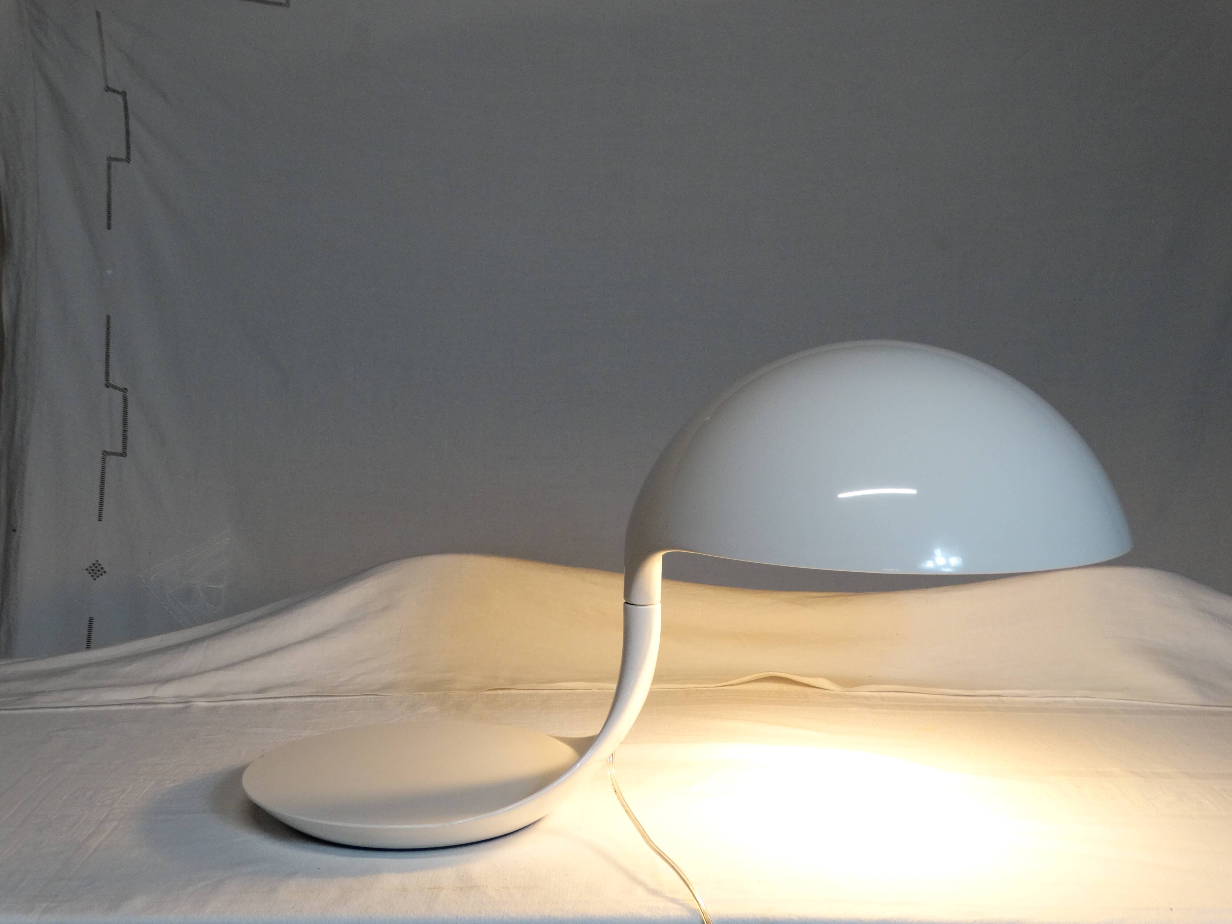Martinelli luce. elio martinelli. cobra 629 lamp. white. 70s