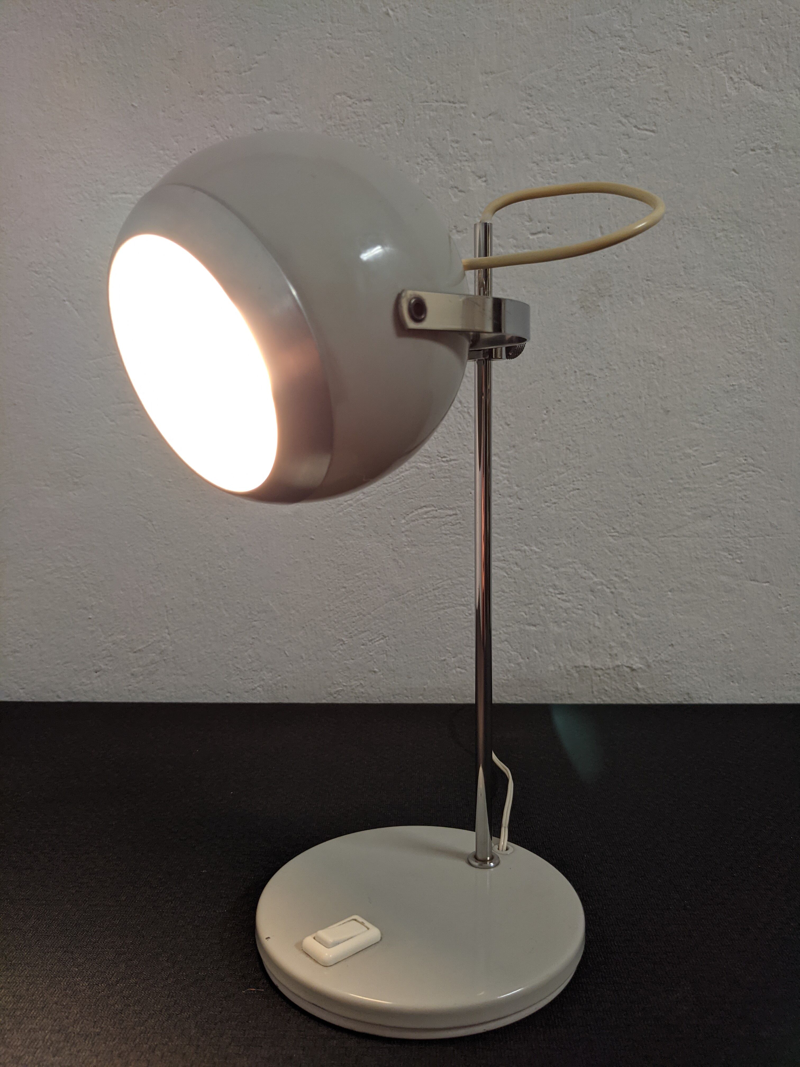Eye ball lamp of the 60s by Aluminor