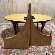Table de salle à manger ovale de style Louis XV en chêne massif