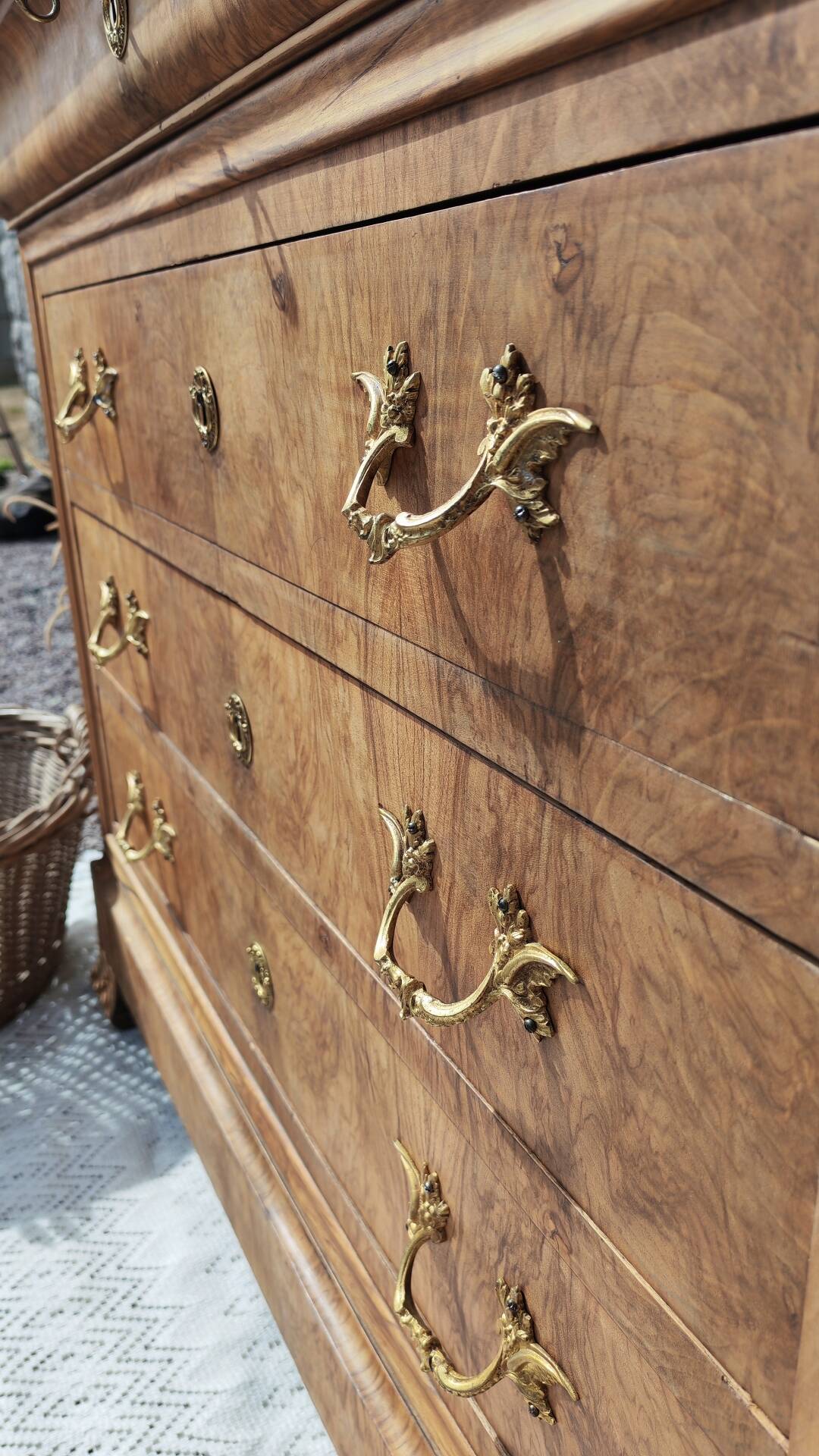 The Victorian Chest of Drawers
