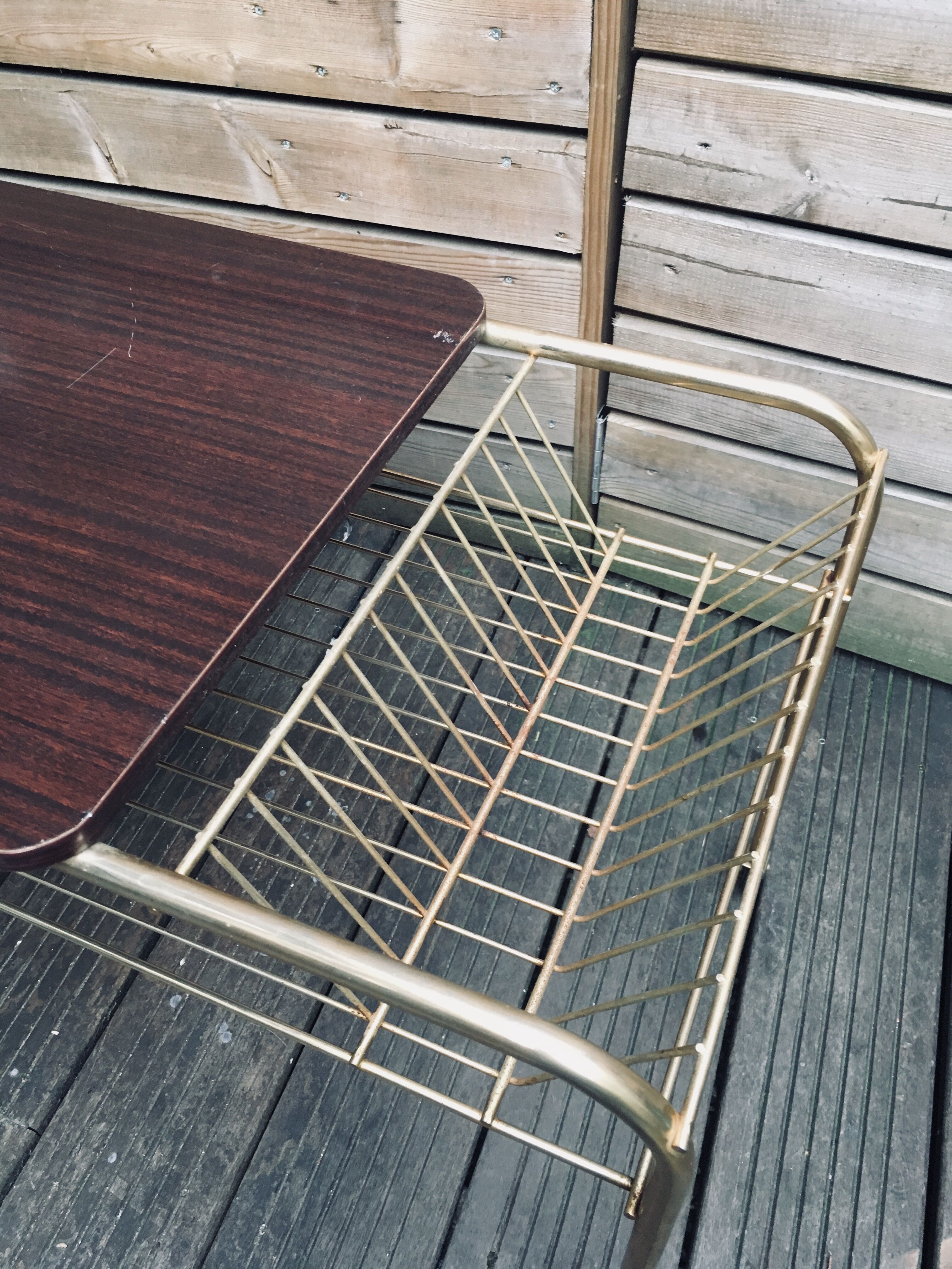 Piece of furniture to vinyl 45 rpm