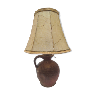 Lampe de chevet en terre et peau