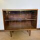 Enfilade vitrée vintage en placage de teck