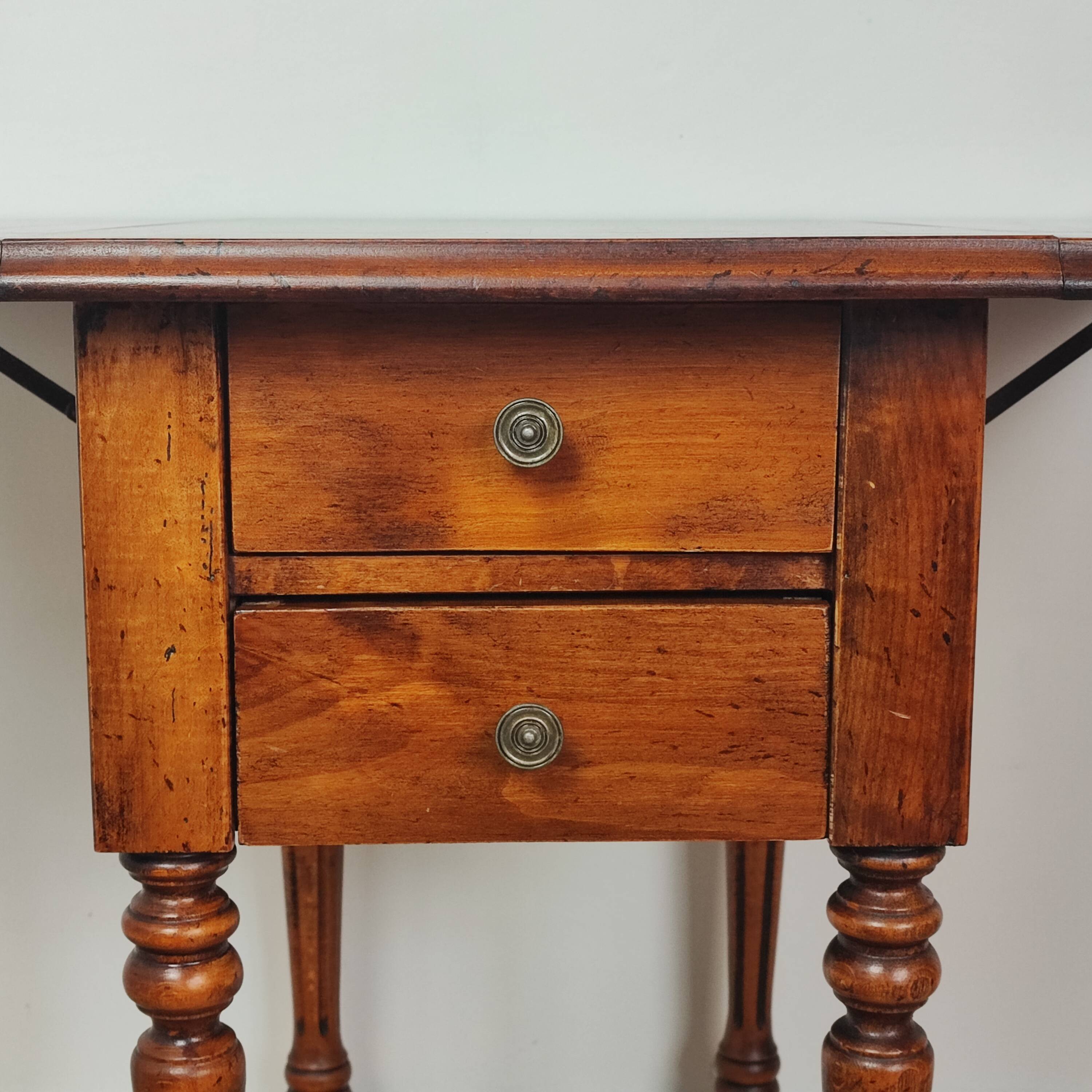 Table de chevet à rabats