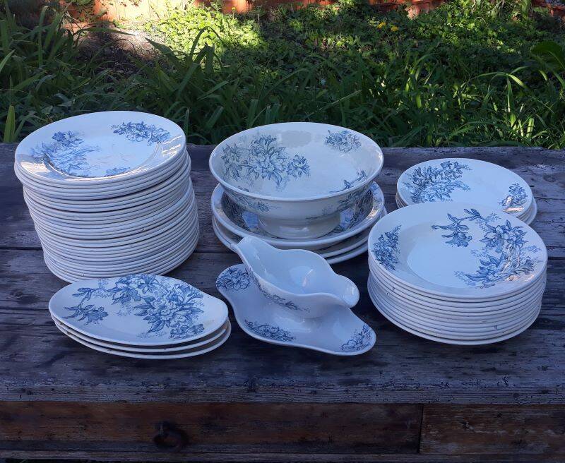 Part of the Floreal service from the Givors Earthenware Factory (Grigny Rhône)