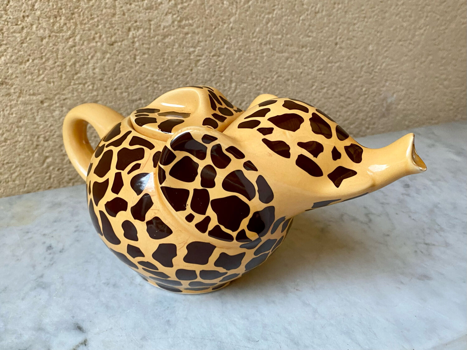 Teapot elephant glazed ceramic collector Giraffe 70s-80s