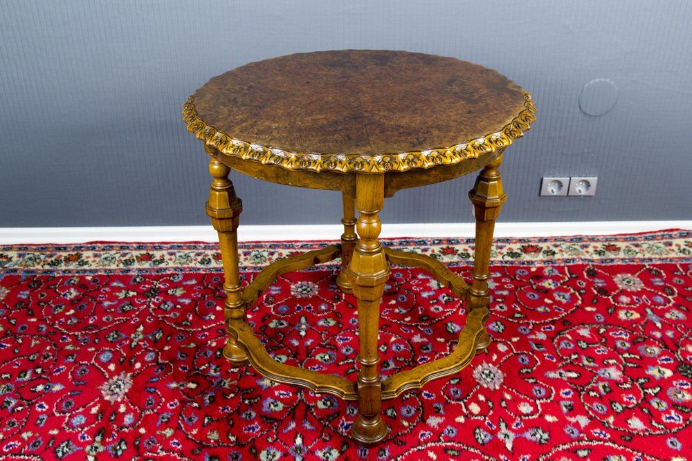 Table d’appoint ronde française en noyer de Burr, années 1920