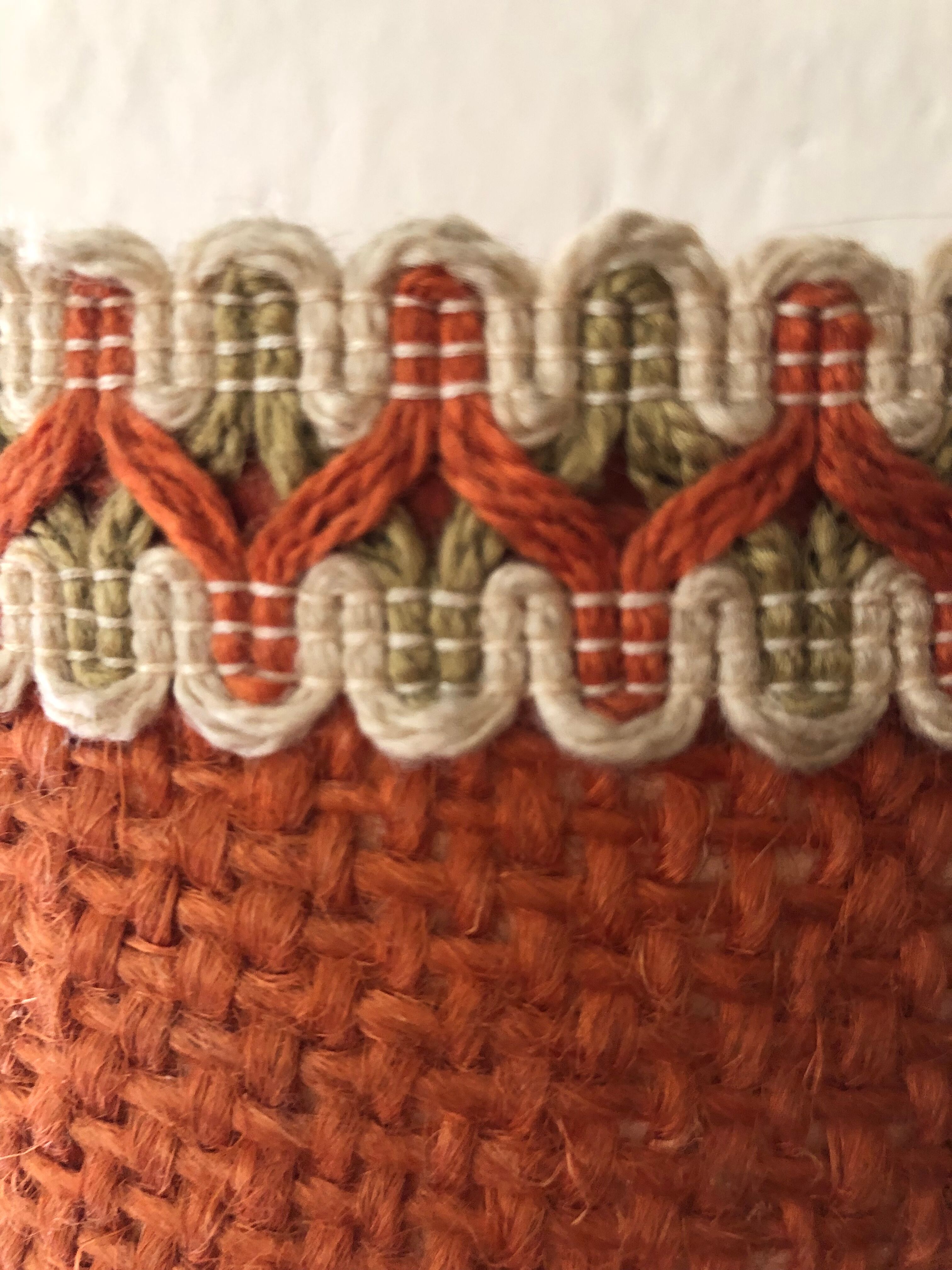 Table lamp wood and jute with pompoms