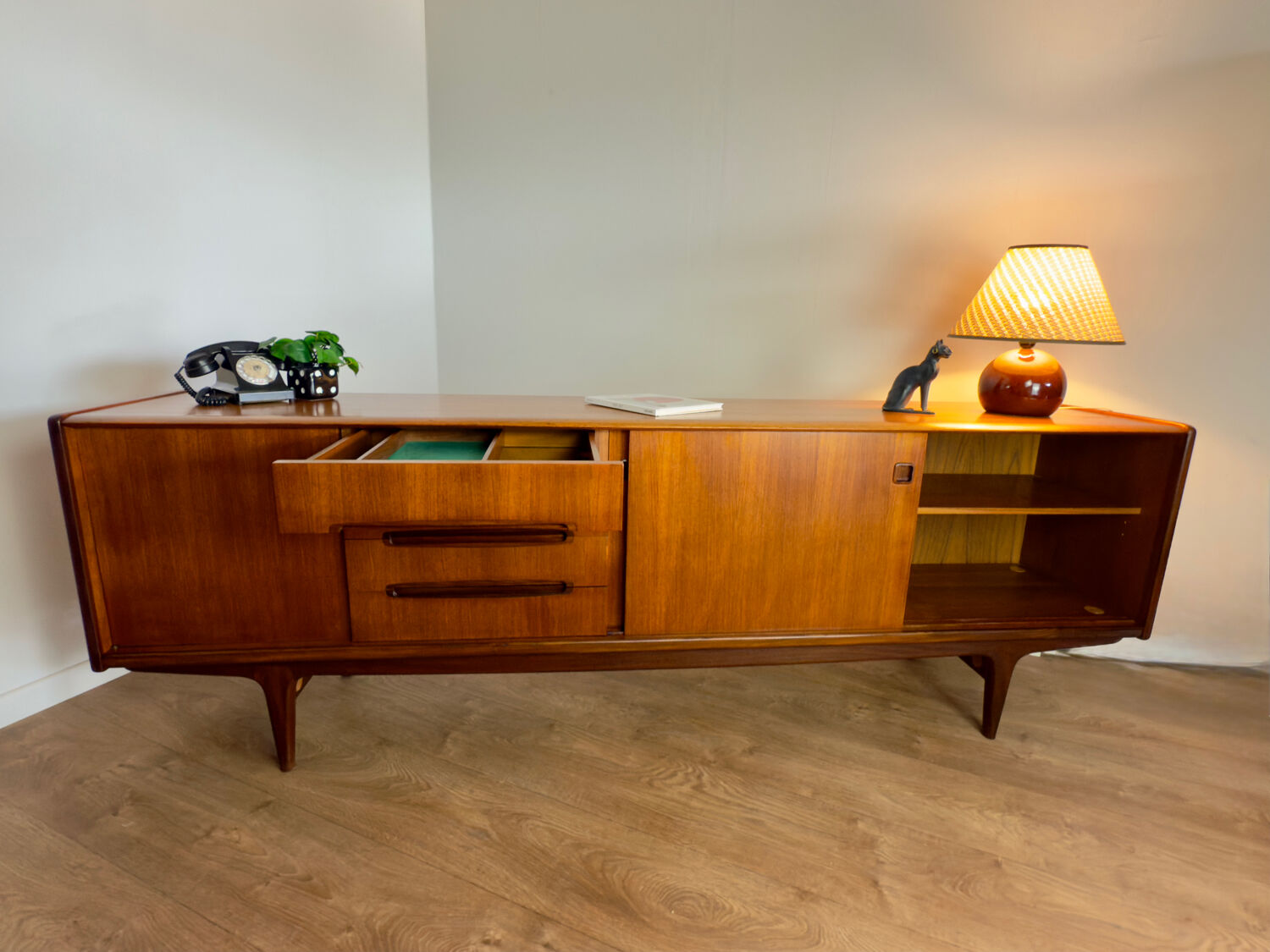 Simat french sideboard