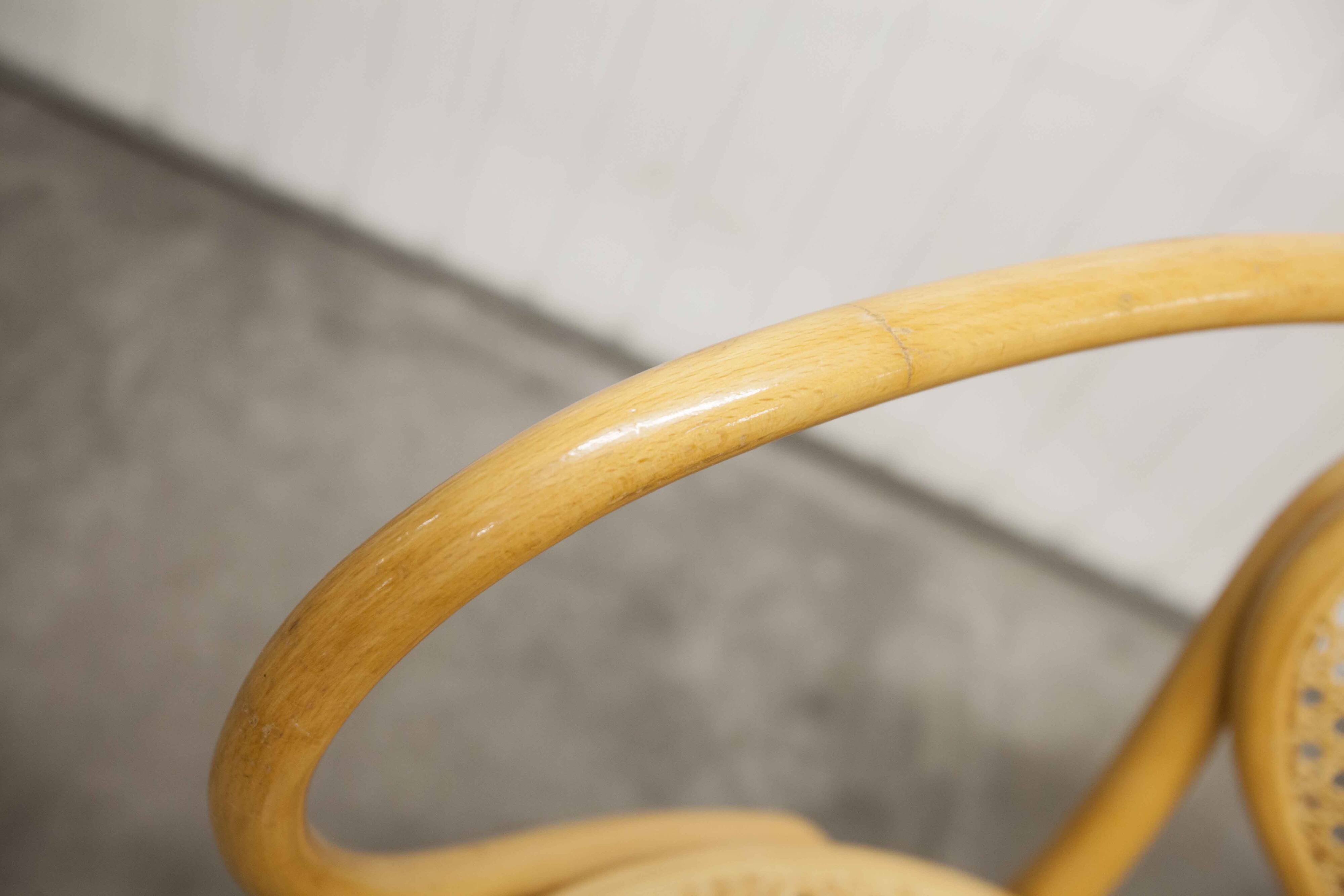 Fauteuil Thonet 210 R cannage couleur miel