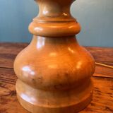 Table lamp in turned solid wood
