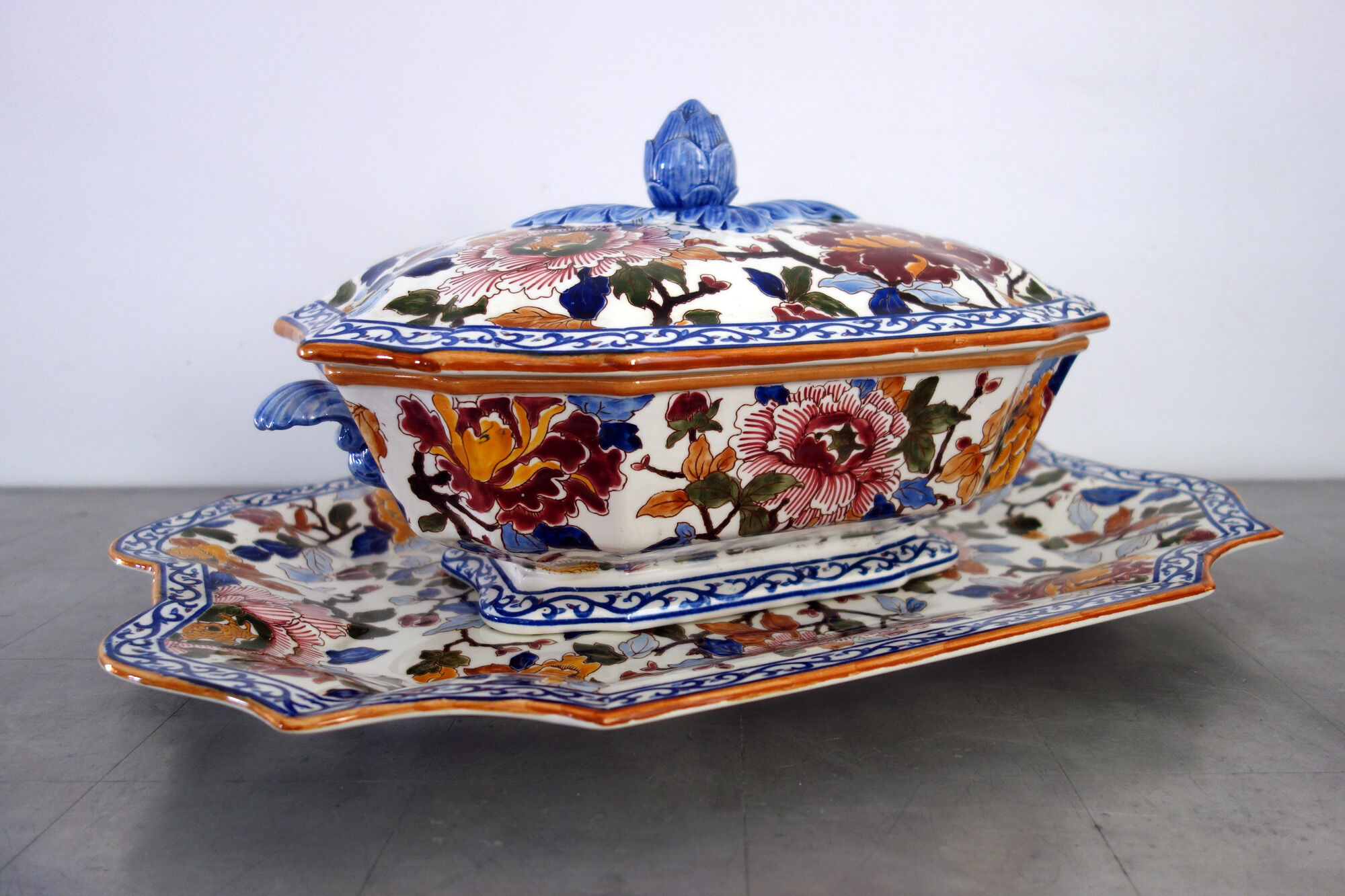 Tureen Gien on its model tray Peonies