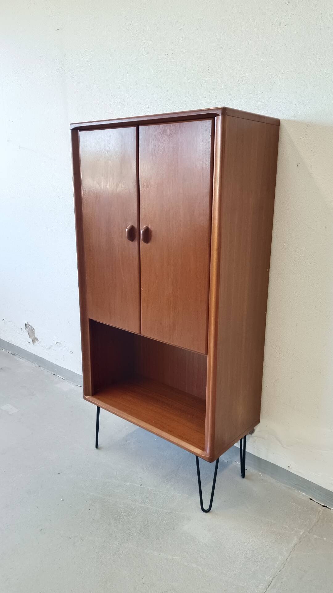 Luning teak wardrobe